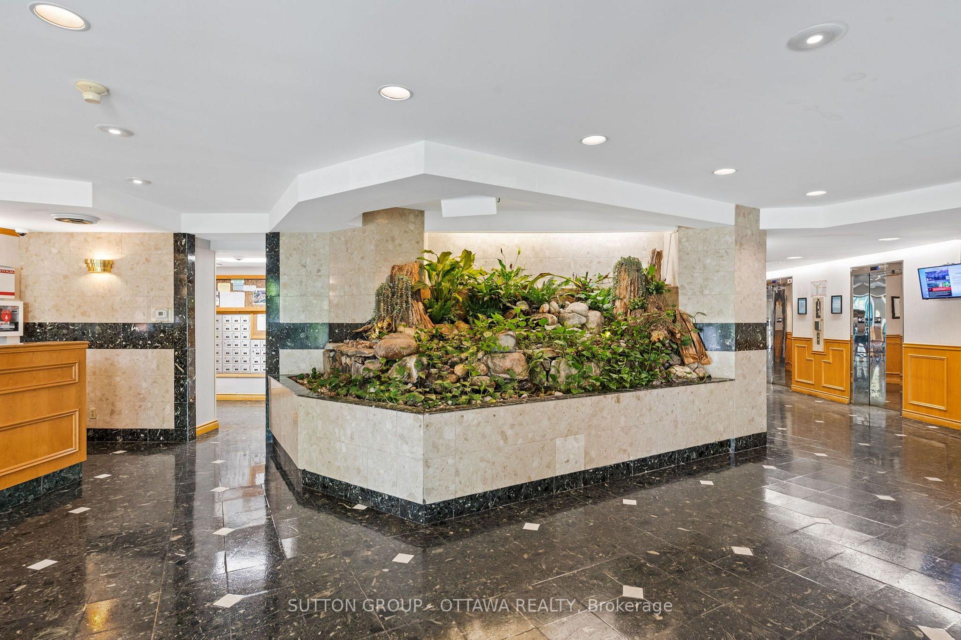 Photo 3 of Unit 605, 1025 Grenon Avenue N, Ottawa, Fairfield Heights — HOMEH
