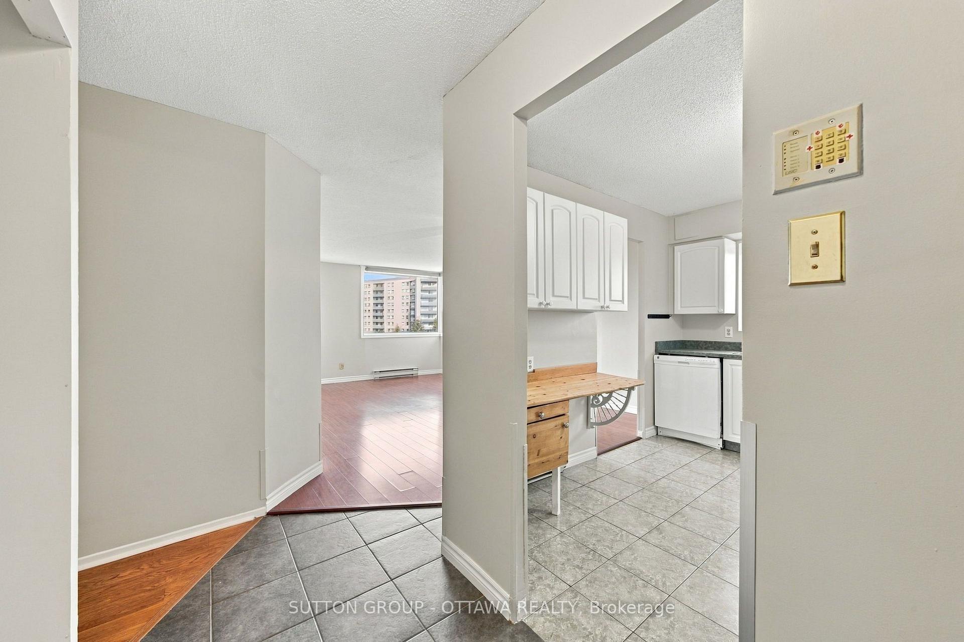 Photo 7 of Unit 605, 1025 Grenon Avenue N, Ottawa, Fairfield Heights — HOMEH