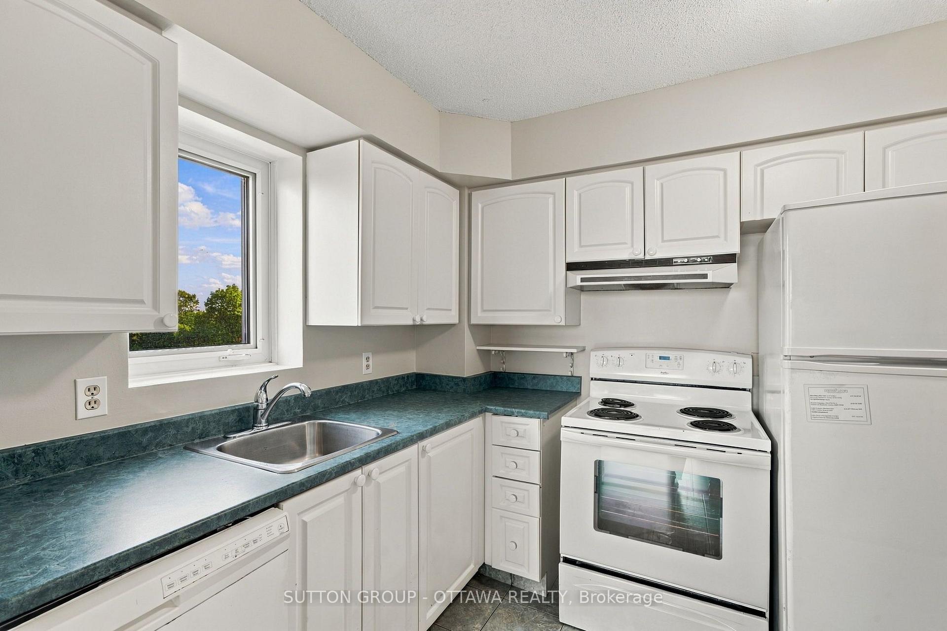 Photo 11 of Unit 605, 1025 Grenon Avenue N, Ottawa, Fairfield Heights — HOMEH