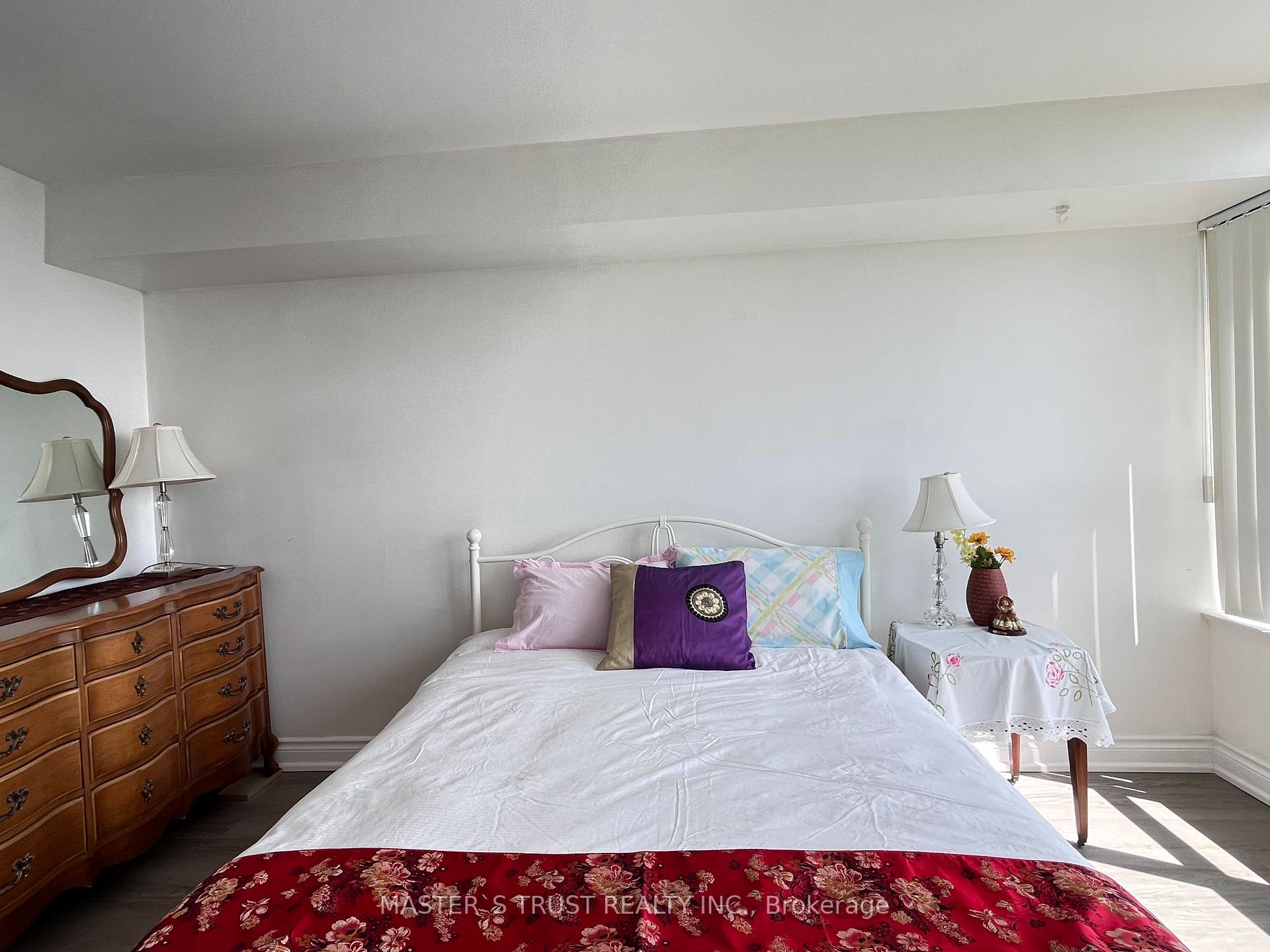 Photo 16 of Unit 1203, 400 Webb Drive, Mississauga, City Centre — HOMEH