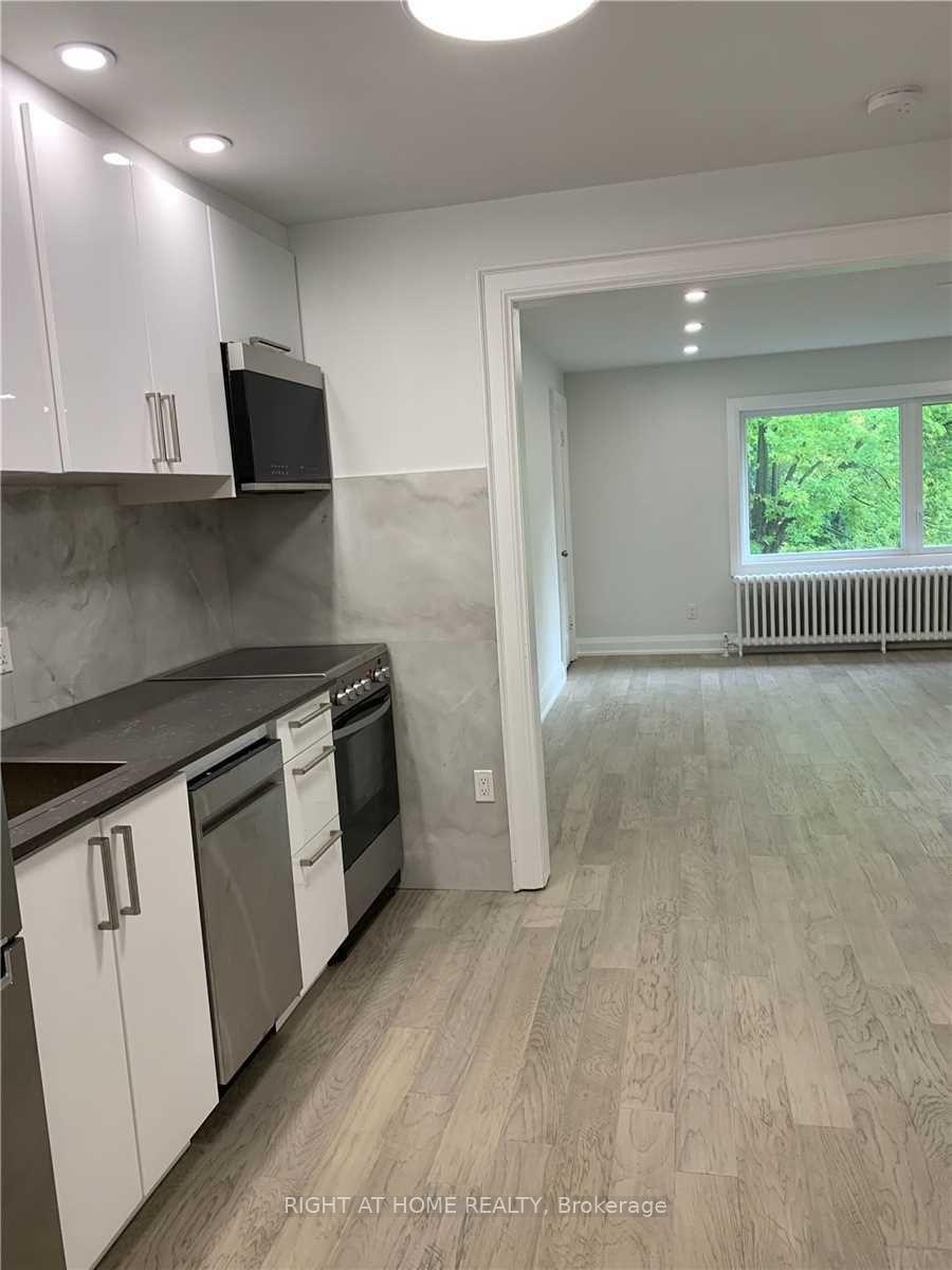 Photo 4 of 11 Rivercrest Road, Toronto, Lambton Baby Point — HOMEH