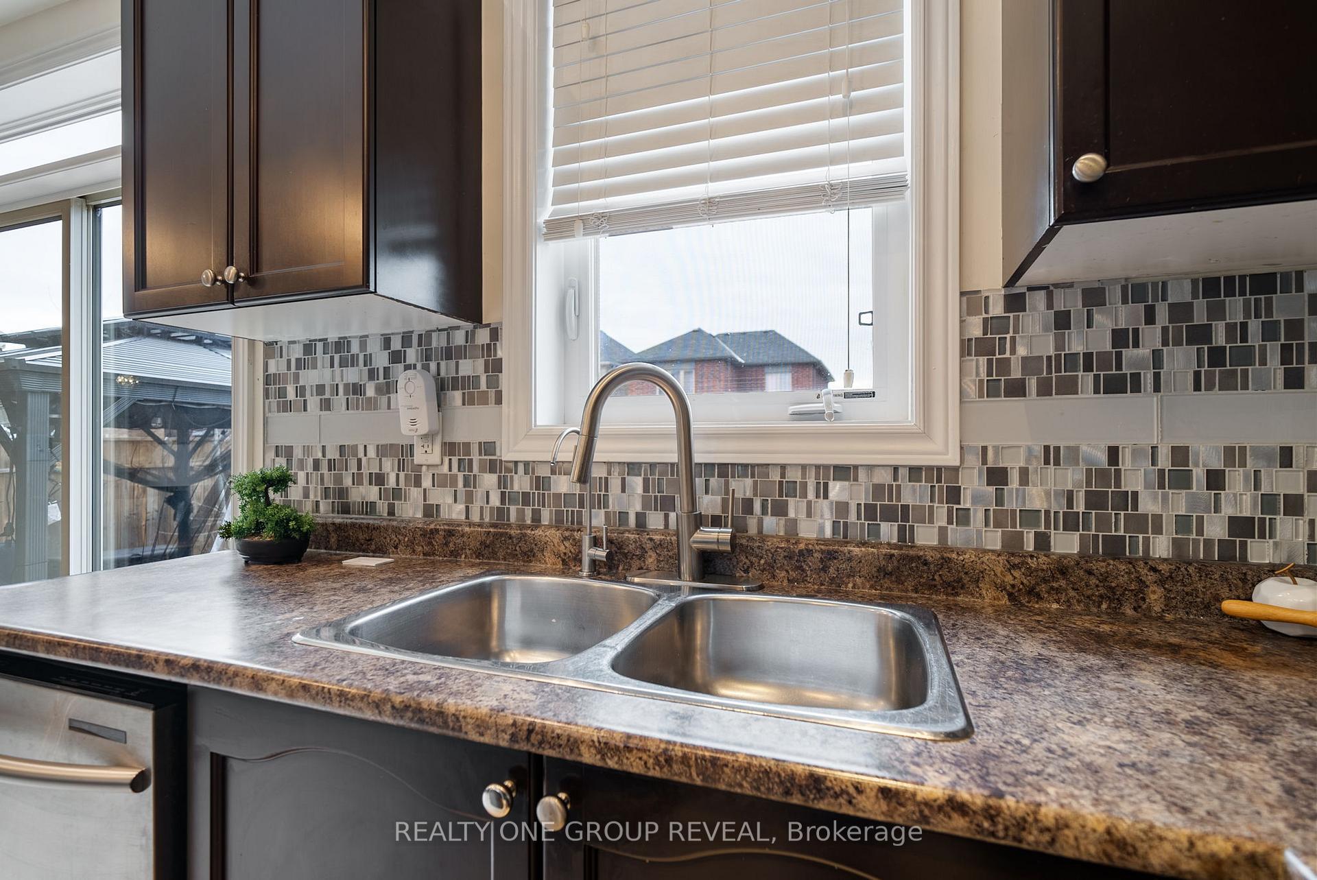 Photo 10 of 67 Buxton Lane, Clarington, Bowmanville — HOMEH