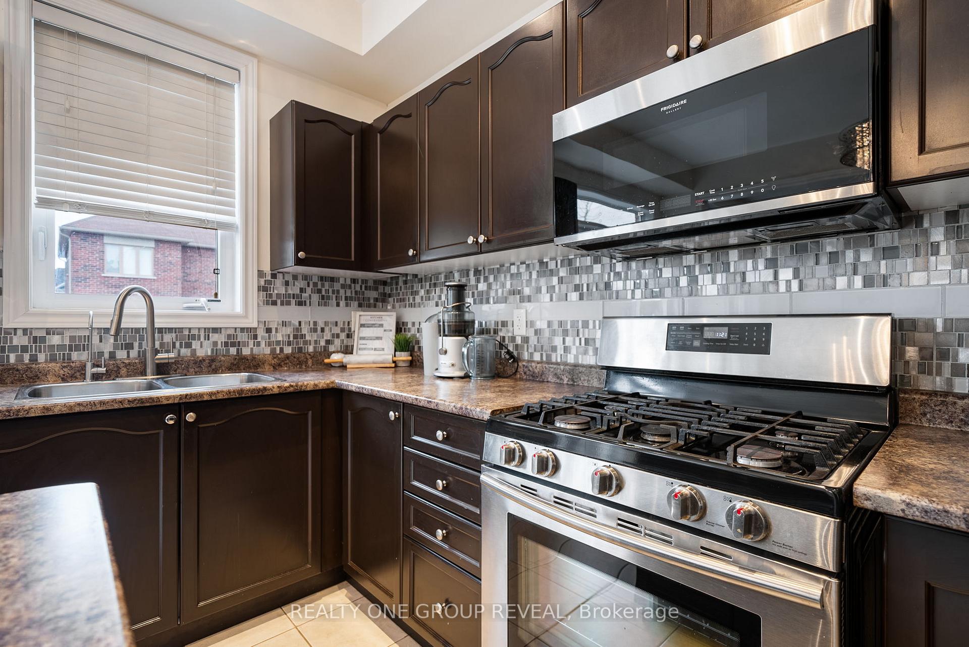 Photo 11 of 67 Buxton Lane, Clarington, Bowmanville — HOMEH