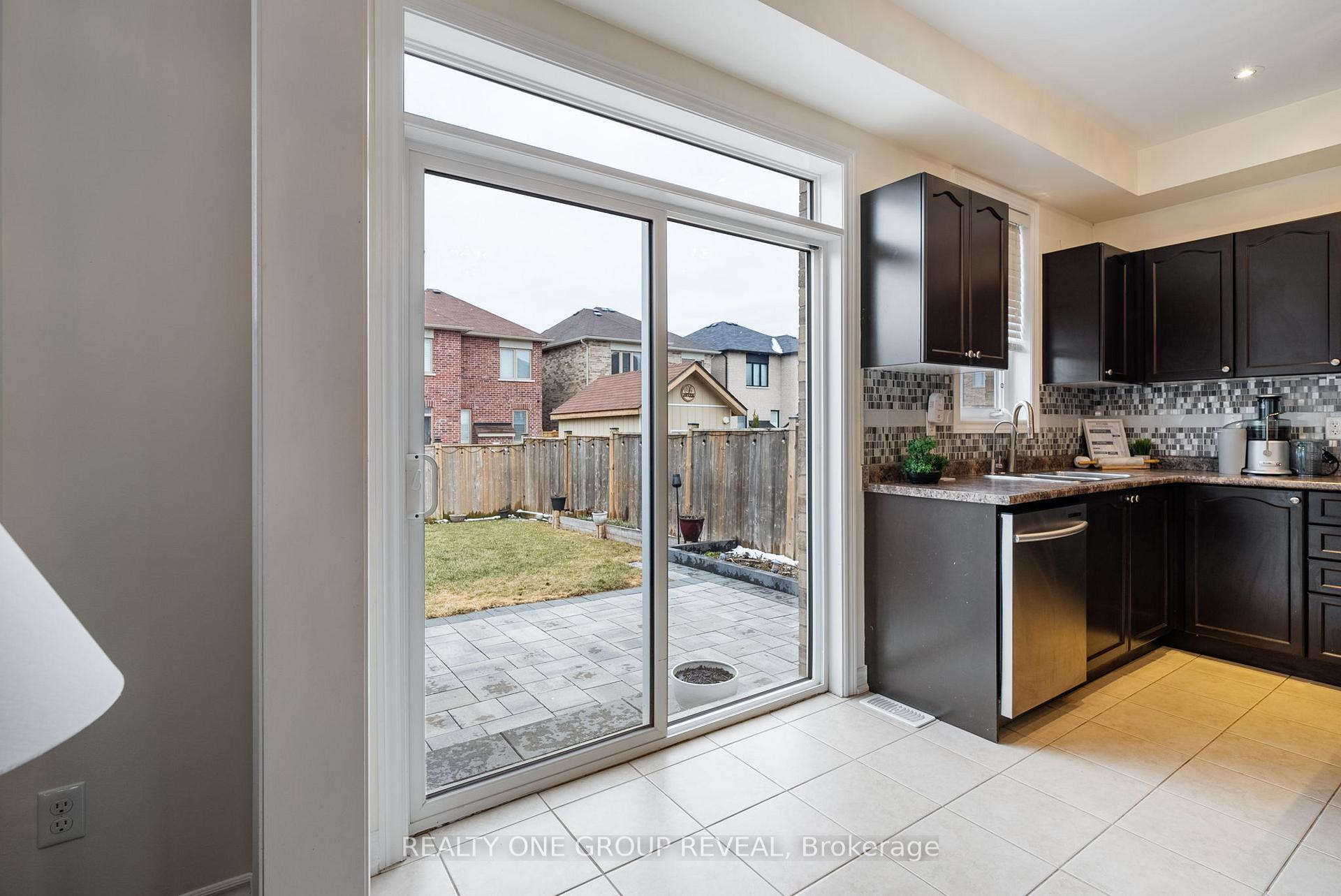 Photo 13 of 67 Buxton Lane, Clarington, Bowmanville — HOMEH