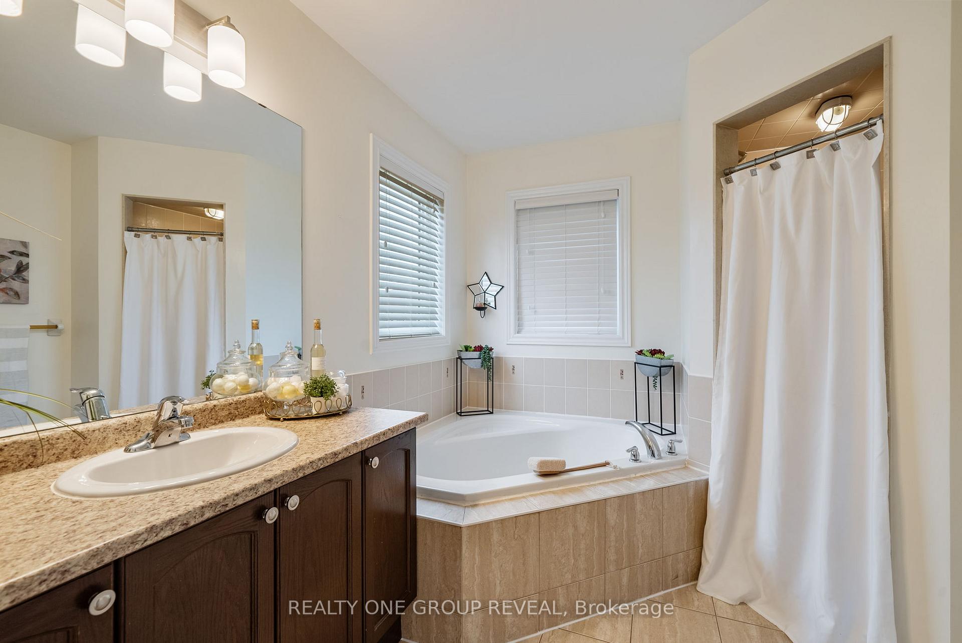 Photo 25 of 67 Buxton Lane, Clarington, Bowmanville — HOMEH