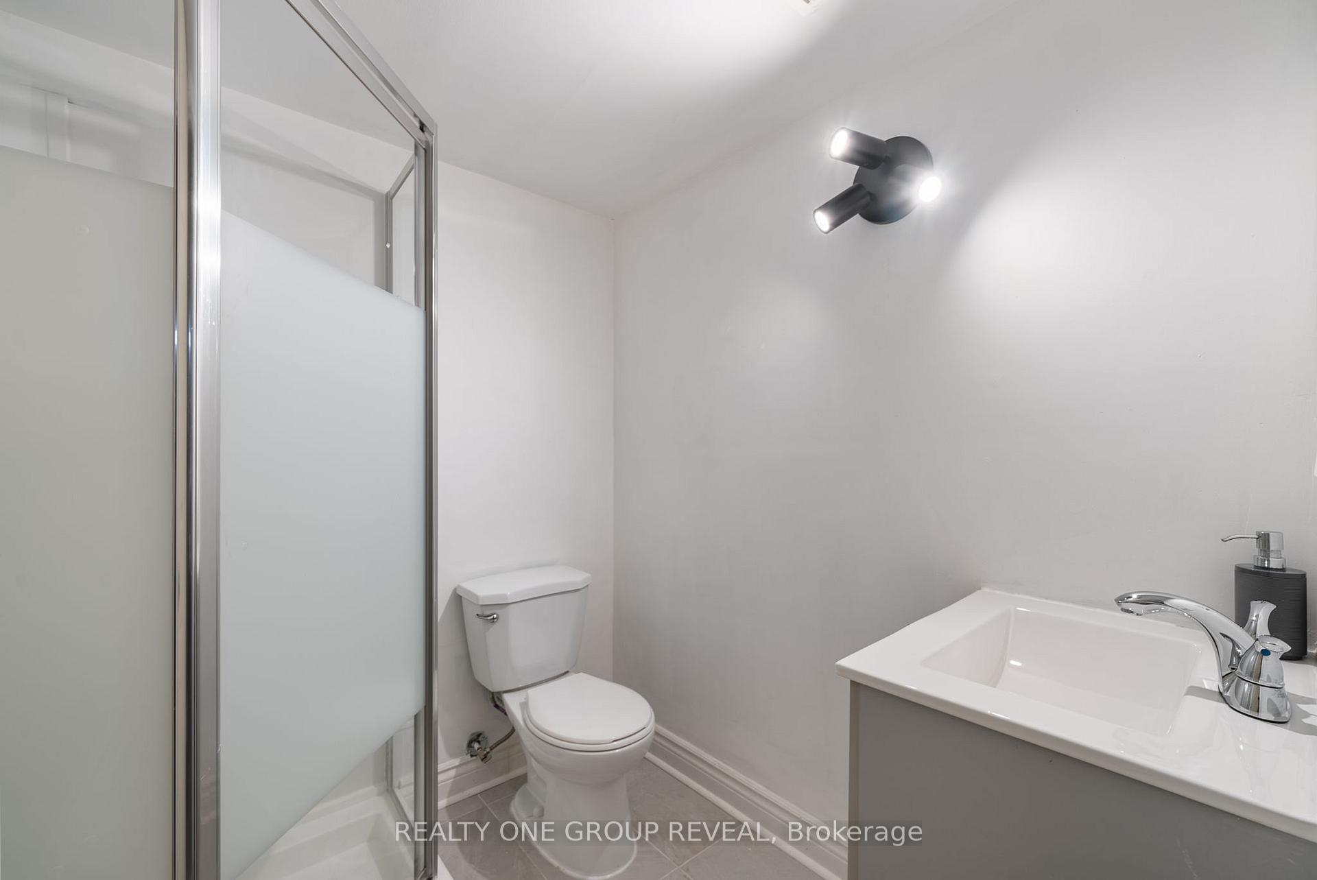 Photo 30 of 67 Buxton Lane, Clarington, Bowmanville — HOMEH