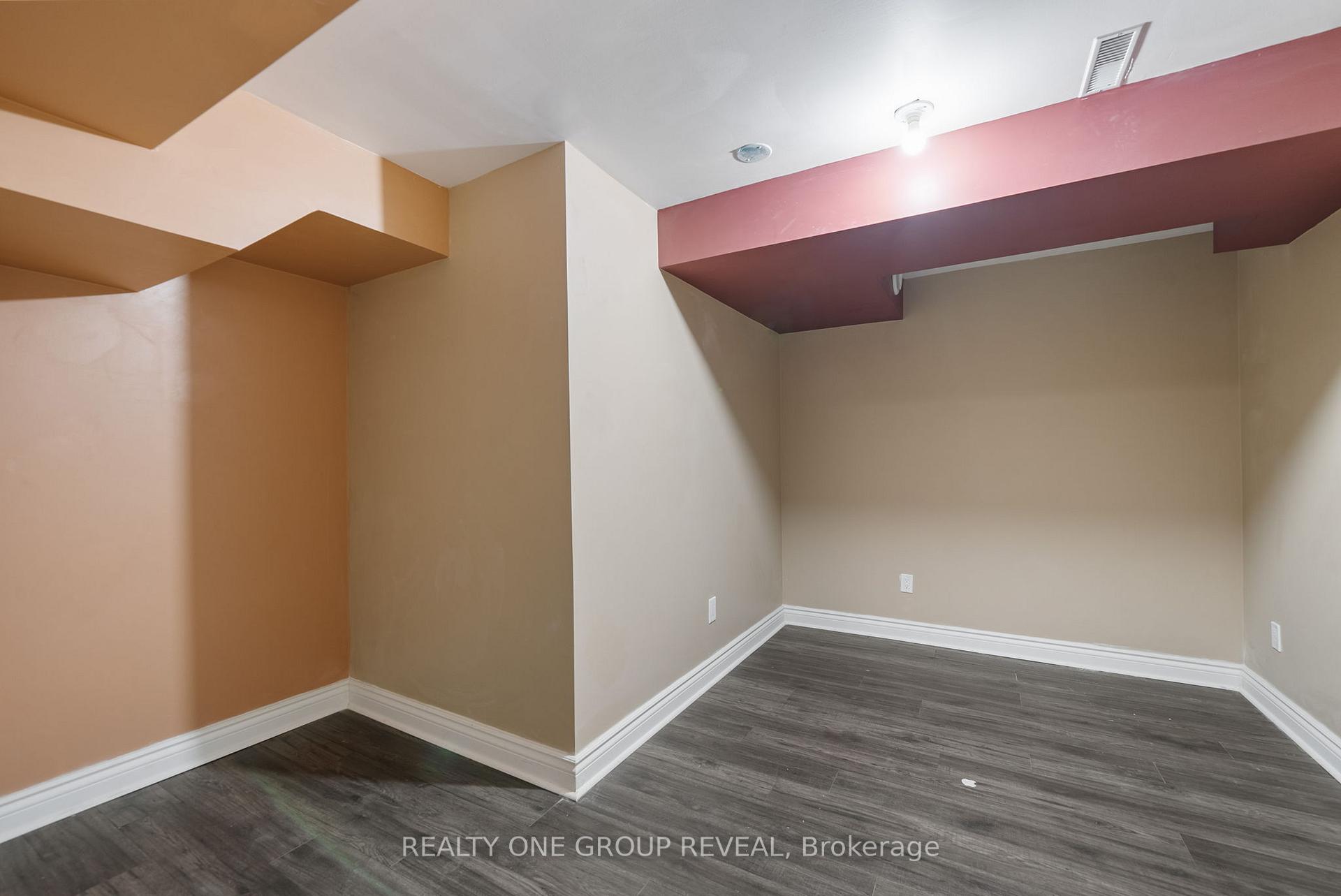 Photo 31 of 67 Buxton Lane, Clarington, Bowmanville — HOMEH