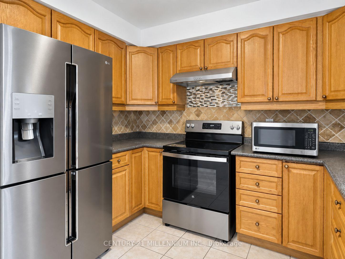 Photo 3 of 6 Carruthers Crescent, Barrie, Grove East — HOMEH