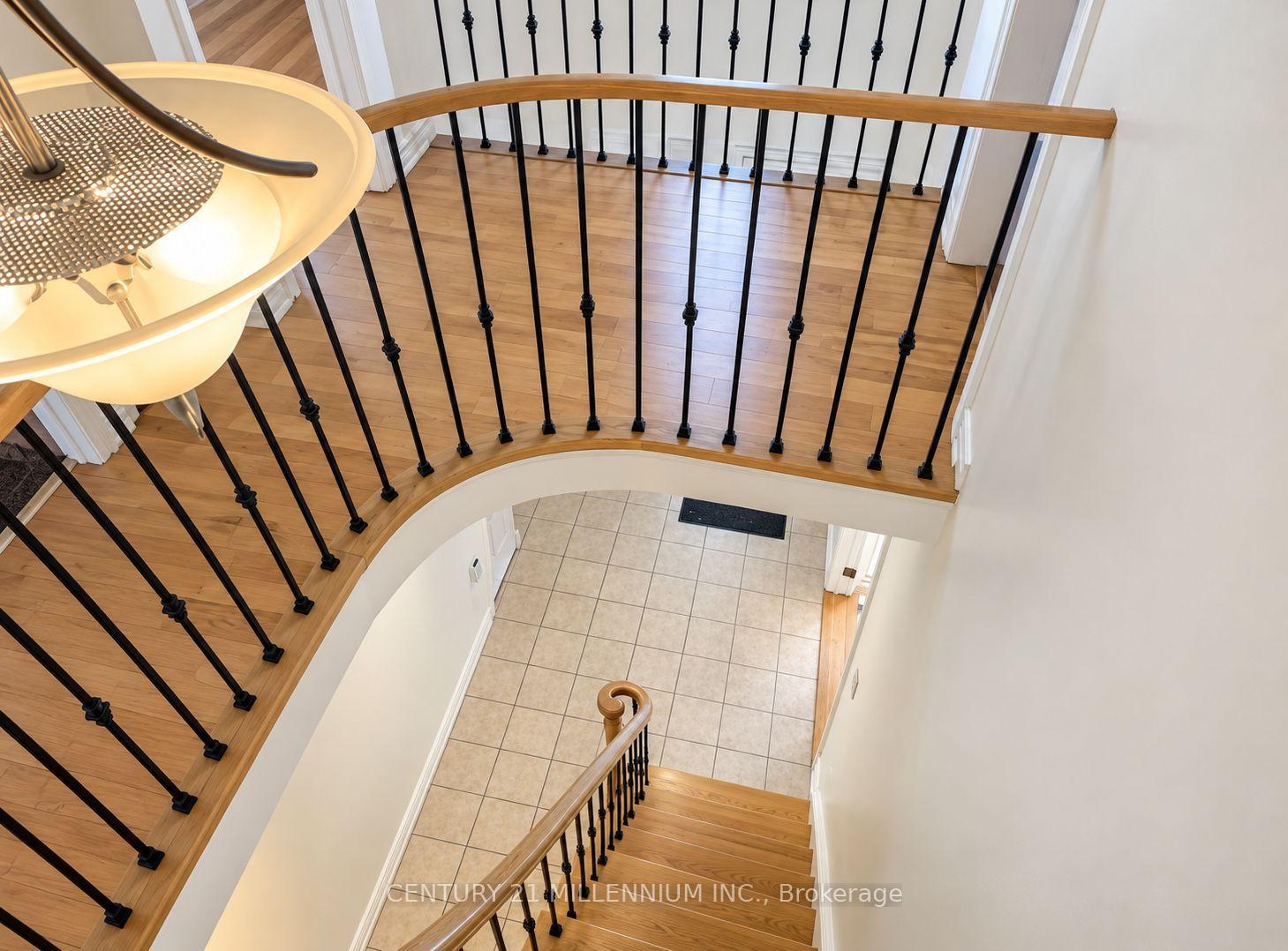 Photo 8 of 6 Carruthers Crescent, Barrie, Grove East — HOMEH