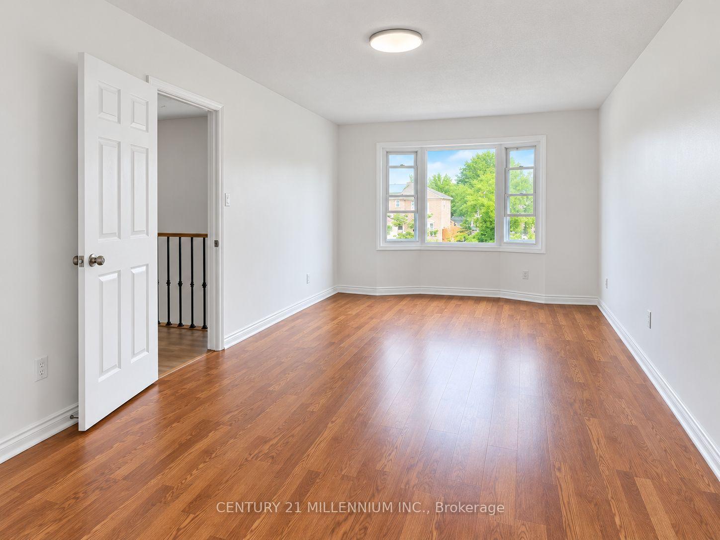 Photo 10 of 6 Carruthers Crescent, Barrie, Grove East — HOMEH