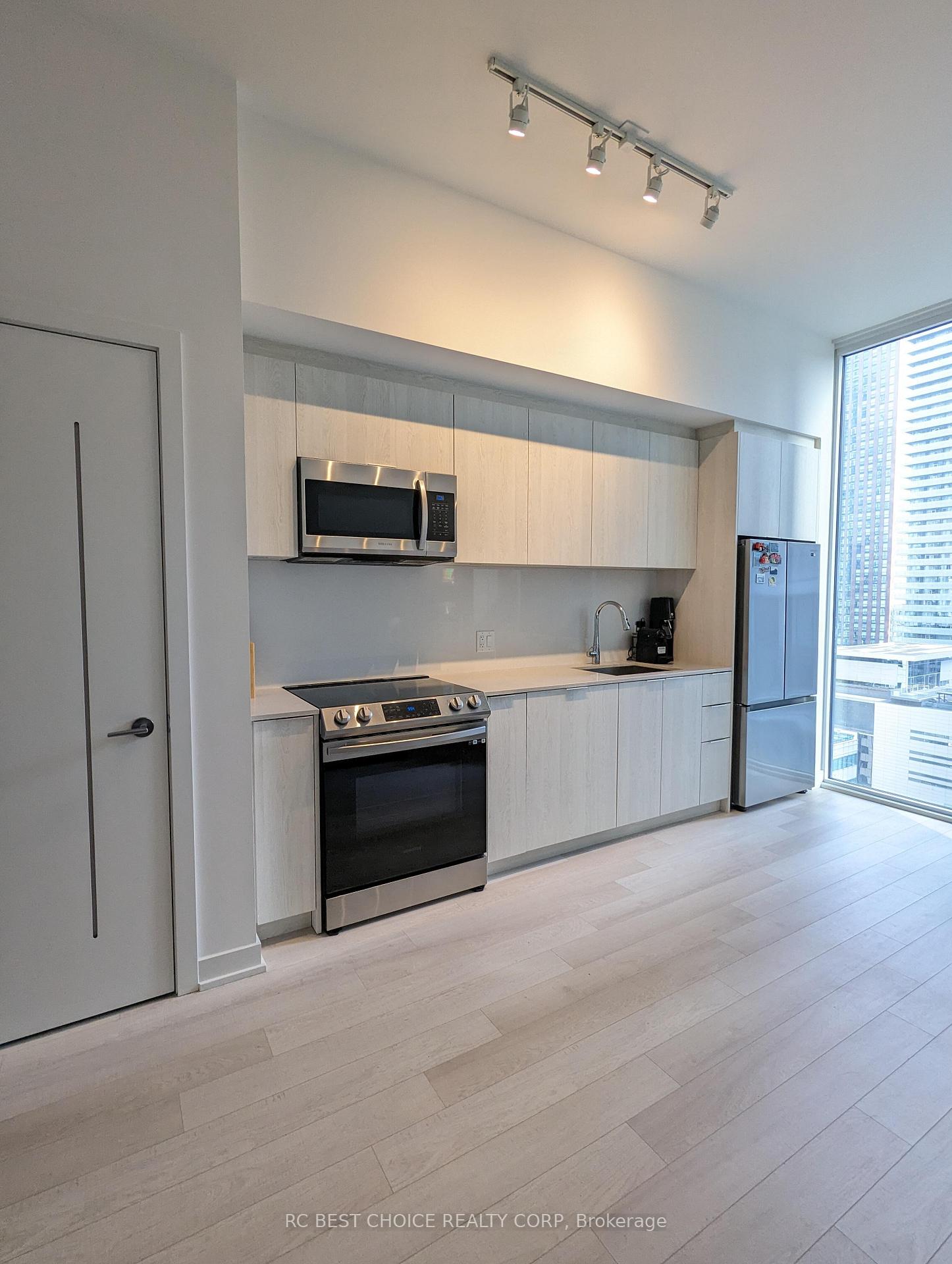 Photo 2 of Unit 1606, 357 King Street W, Toronto, Waterfront Communities — HOMEH