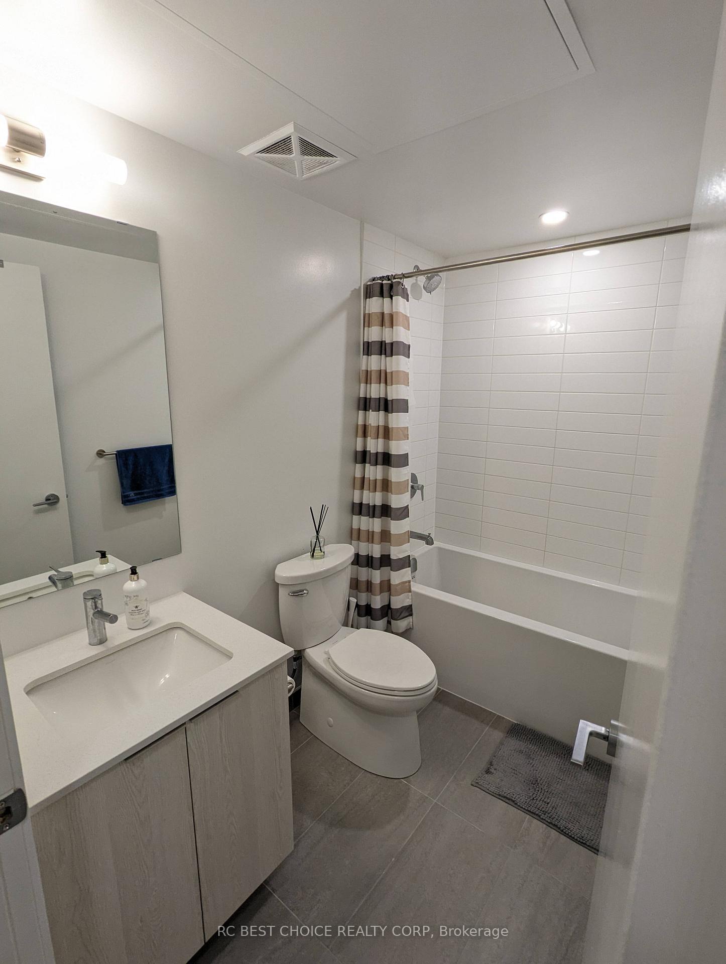 Photo 9 of Unit 1606, 357 King Street W, Toronto, Waterfront Communities — HOMEH