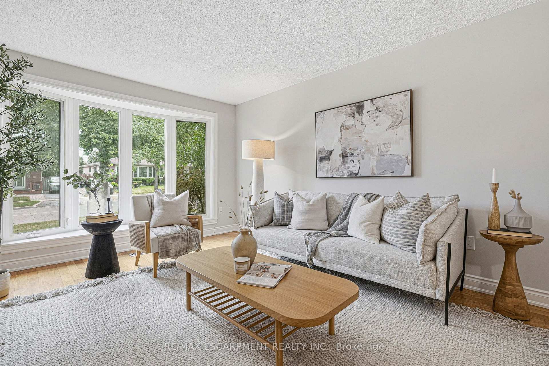 Photo 3 of 2358 Greenbank Trail, Burlington, Brant Hills — HOMEH