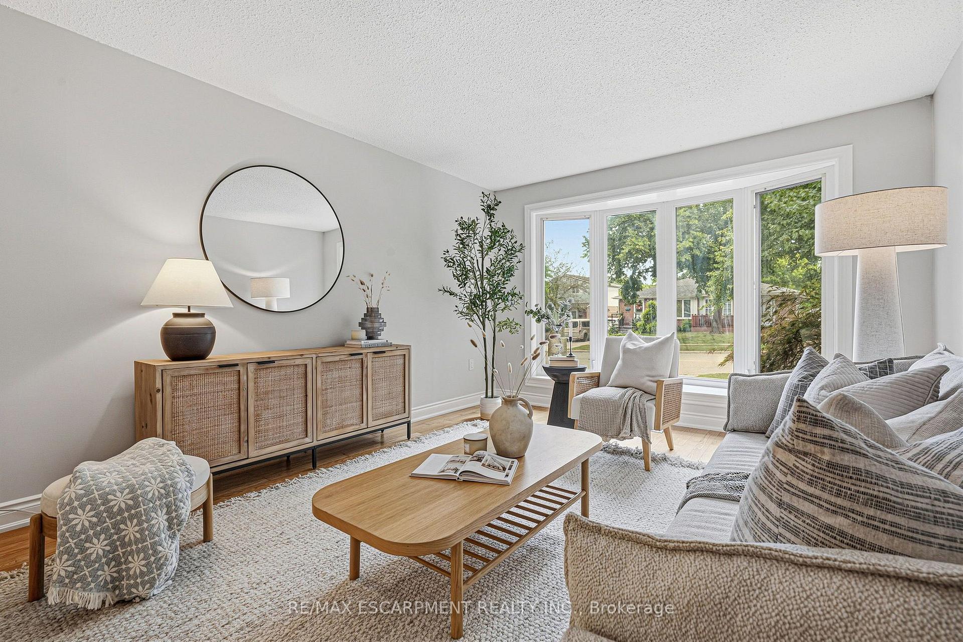 Photo 4 of 2358 Greenbank Trail, Burlington, Brant Hills — HOMEH