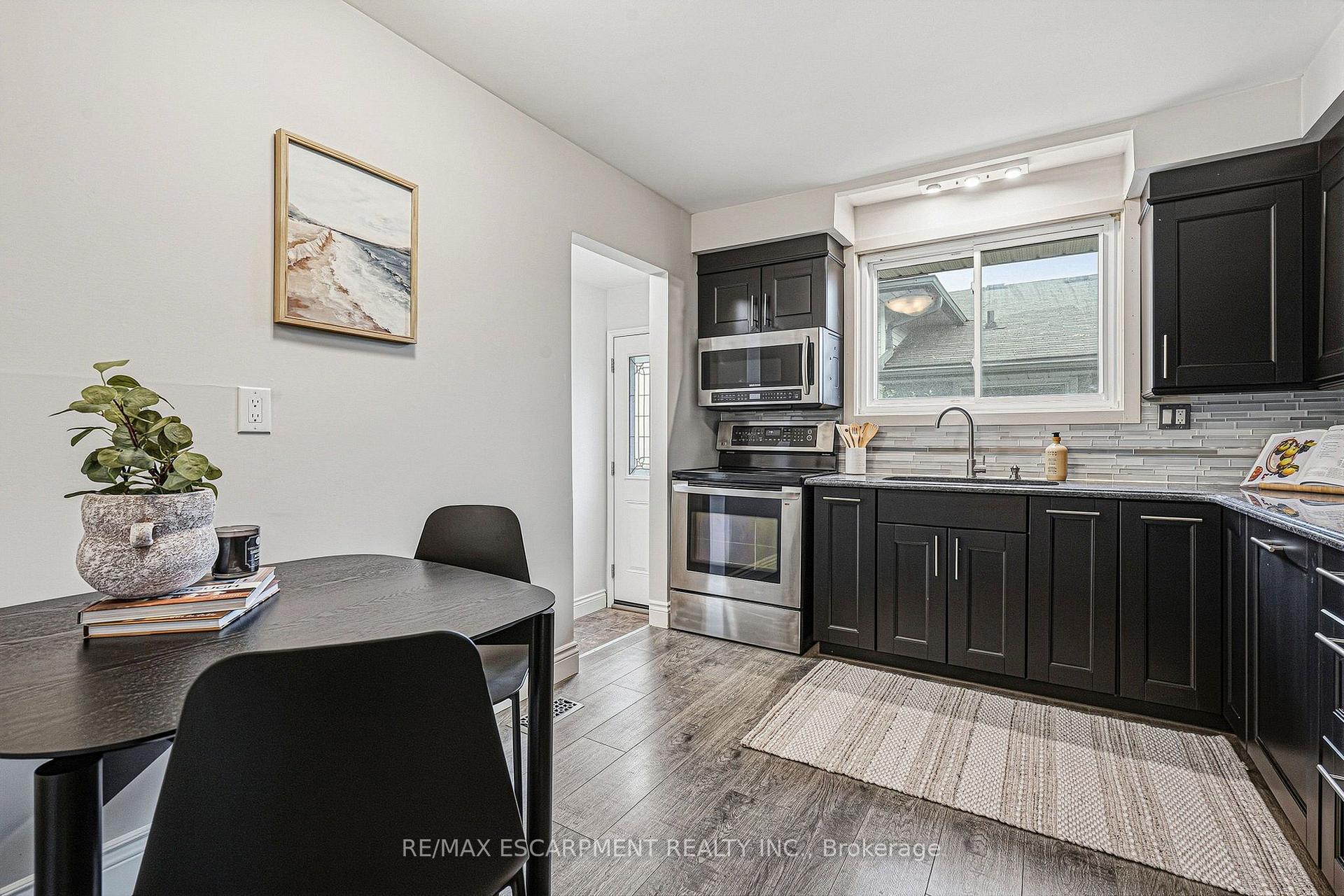 Photo 7 of 2358 Greenbank Trail, Burlington, Brant Hills — HOMEH
