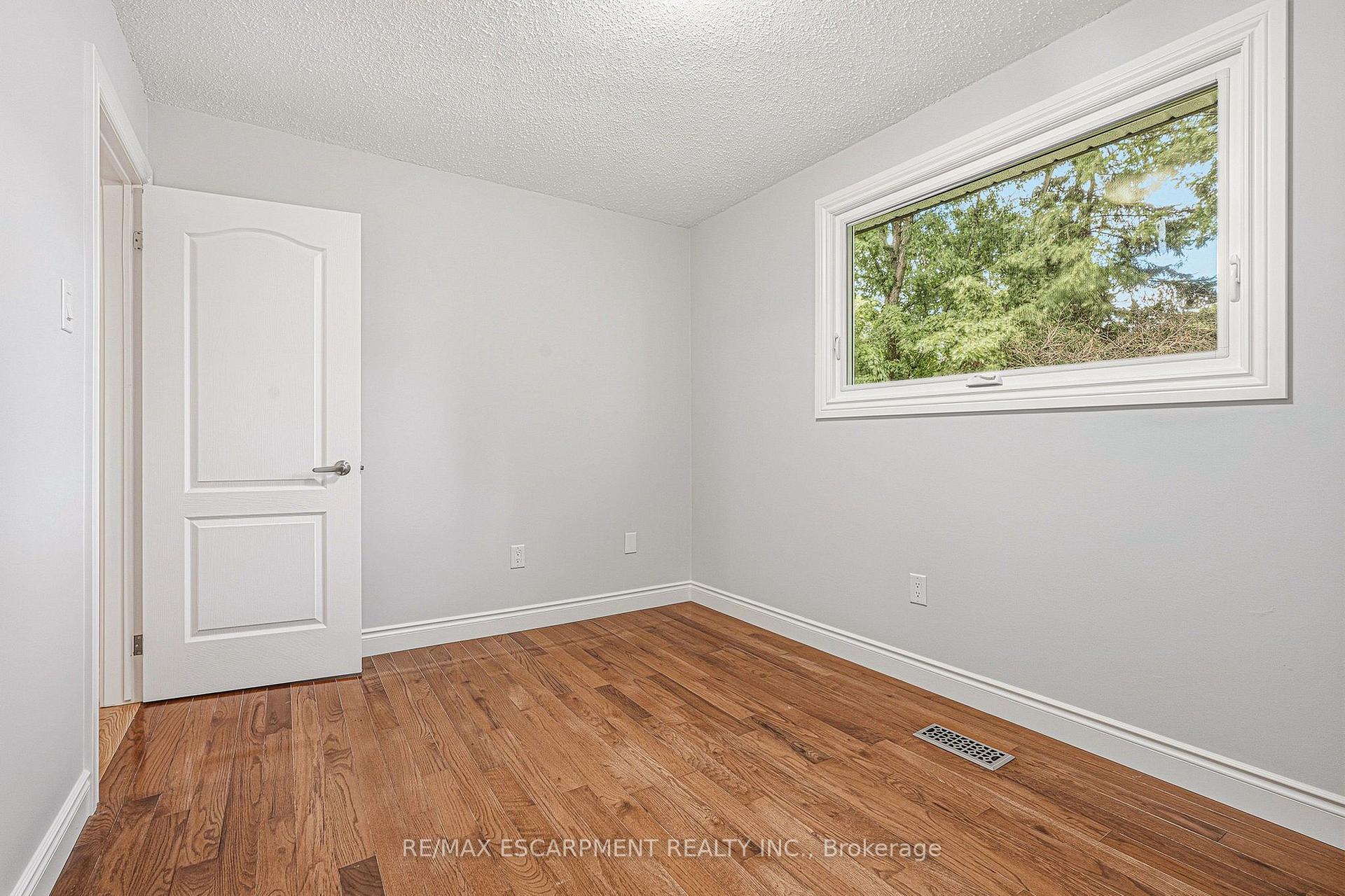 Photo 12 of 2358 Greenbank Trail, Burlington, Brant Hills — HOMEH