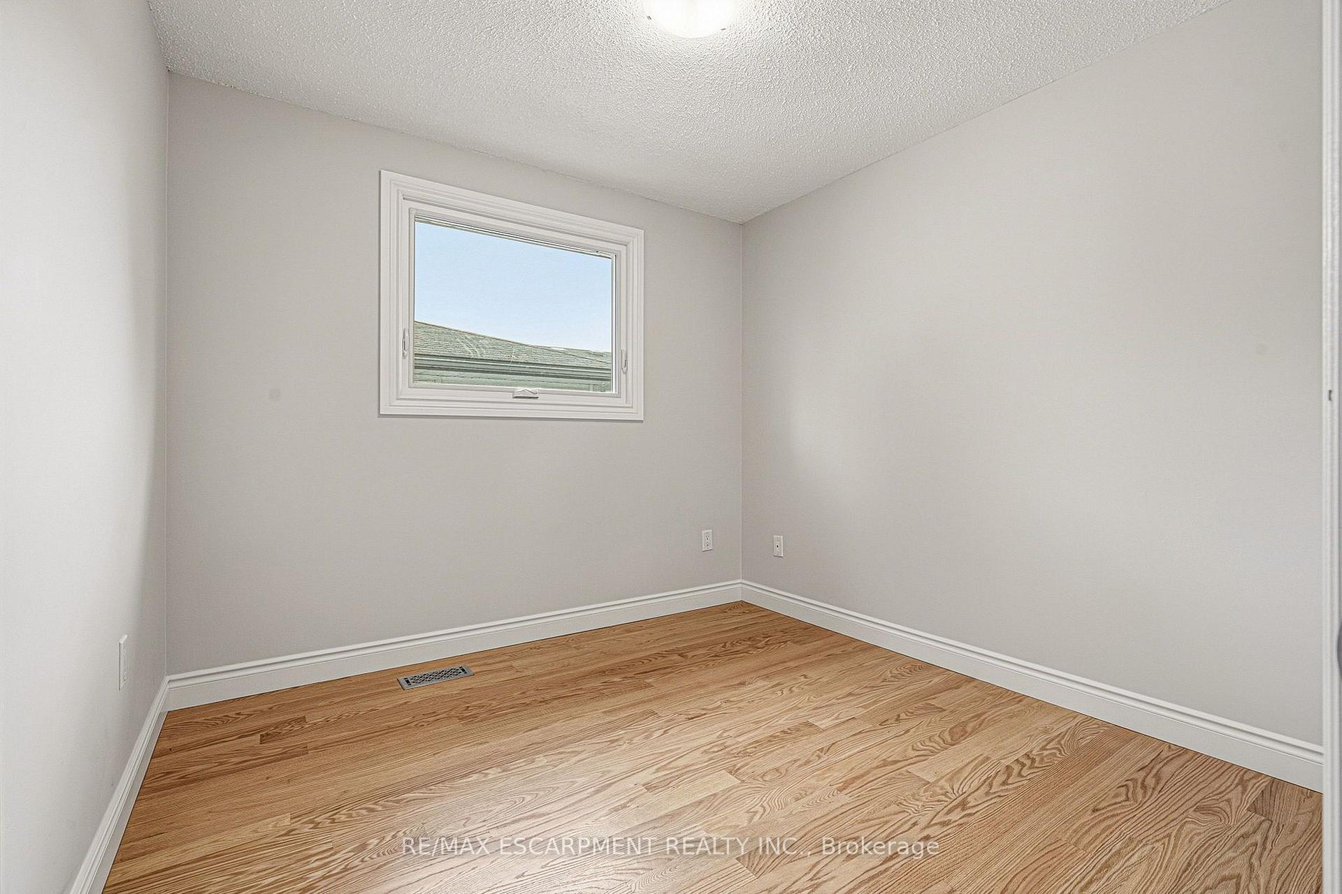Photo 13 of 2358 Greenbank Trail, Burlington, Brant Hills — HOMEH