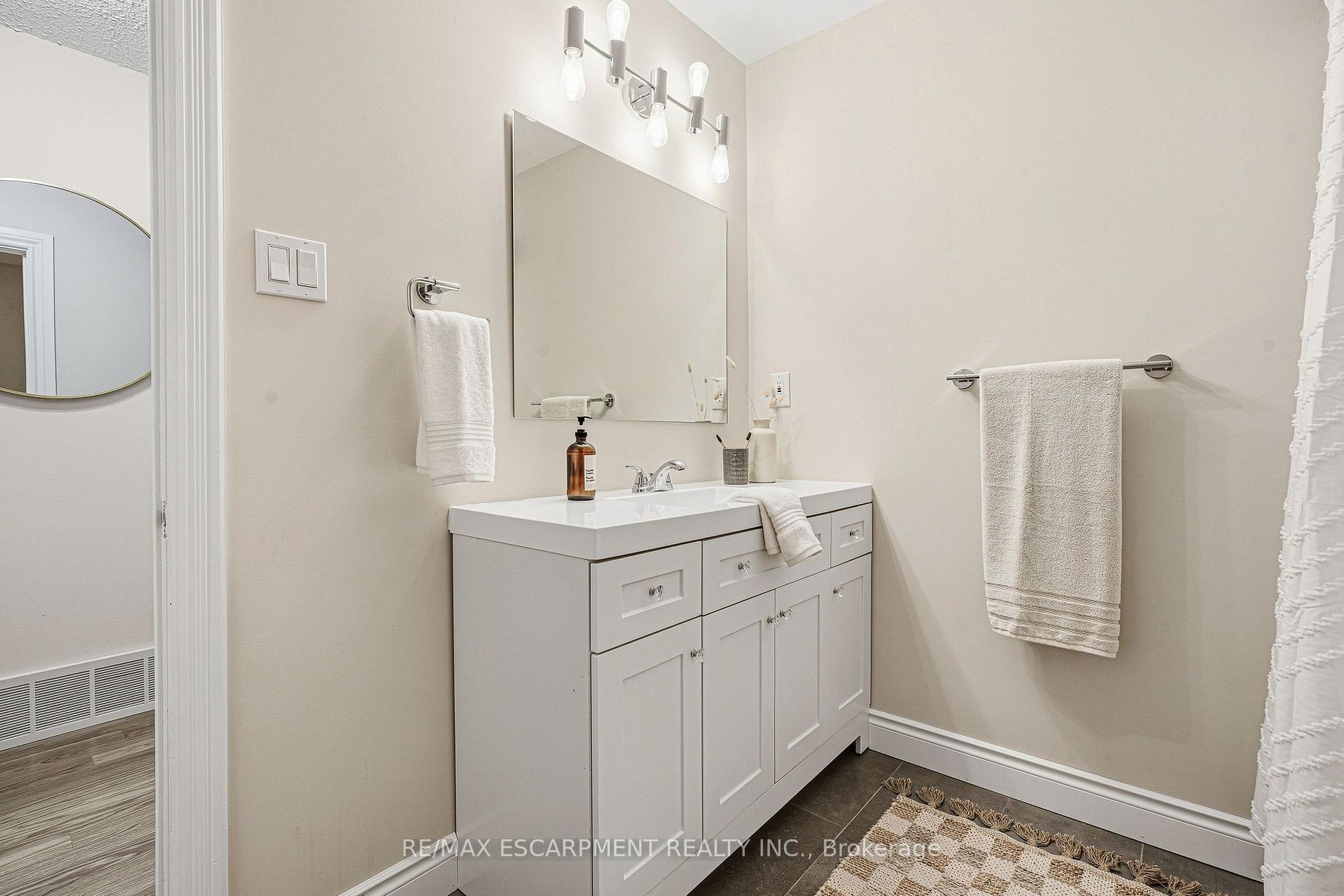 Photo 16 of 2358 Greenbank Trail, Burlington, Brant Hills — HOMEH