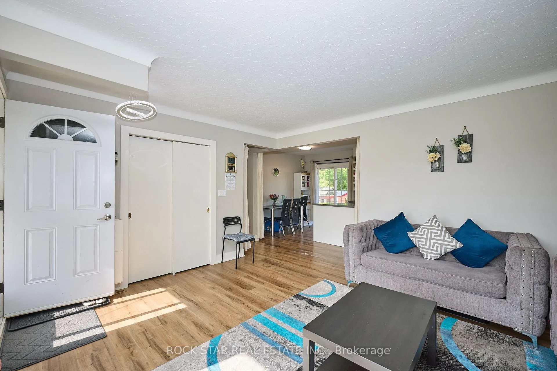 Photo 4 of 100 Jacobson Avenue, St. Catharines, Glendale/Glenridge — HOMEH