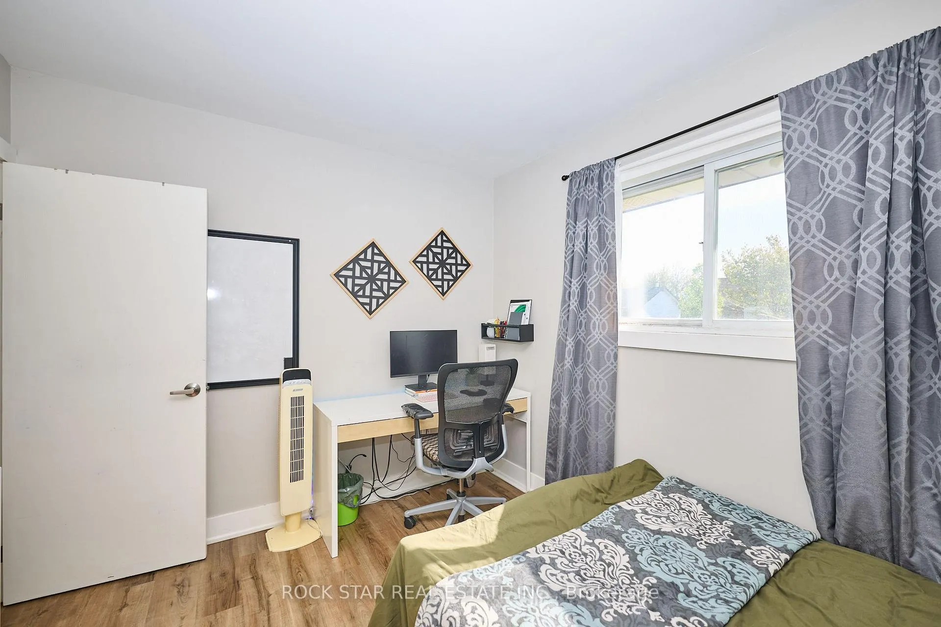 Photo 11 of 100 Jacobson Avenue, St. Catharines, Glendale/Glenridge — HOMEH