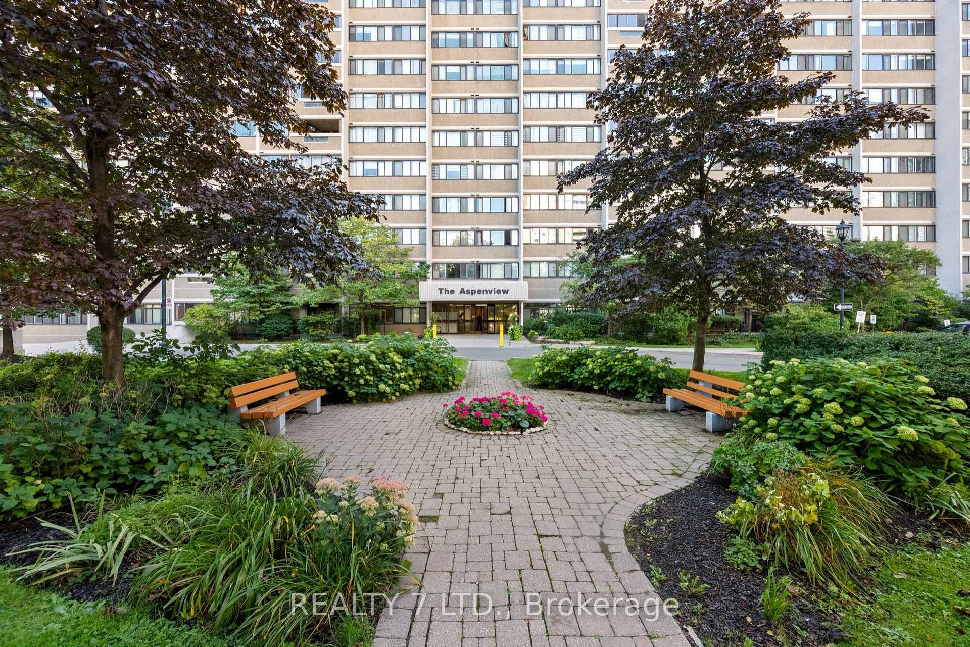 Photo 5 of Unit 1507, 50 Elm Drive E, Mississauga, Mississauga Valleys — HOMEH