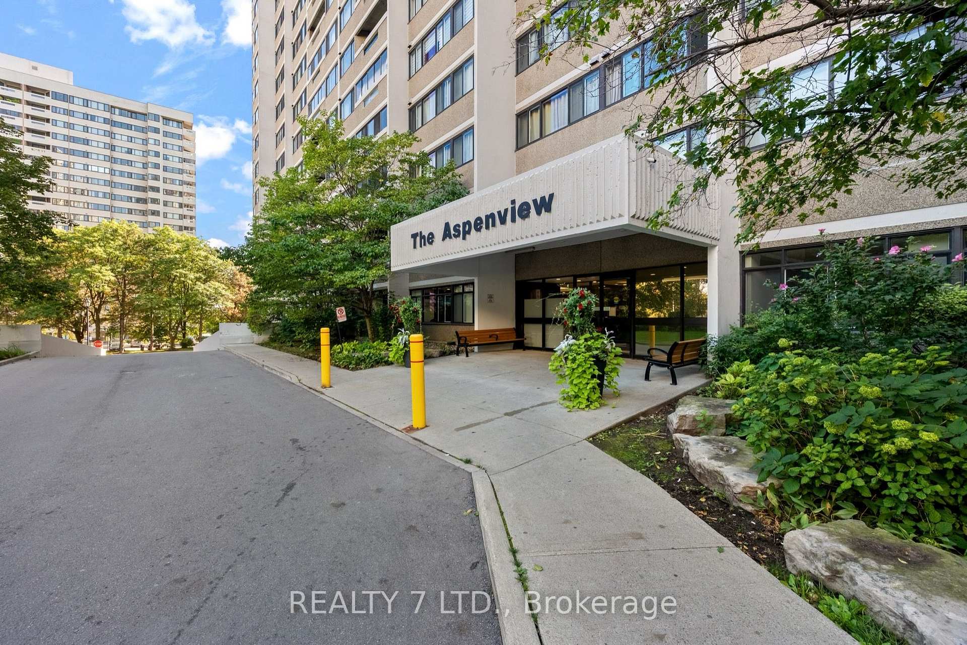 Photo 9 of Unit 1507, 50 Elm Drive E, Mississauga, Mississauga Valleys — HOMEH