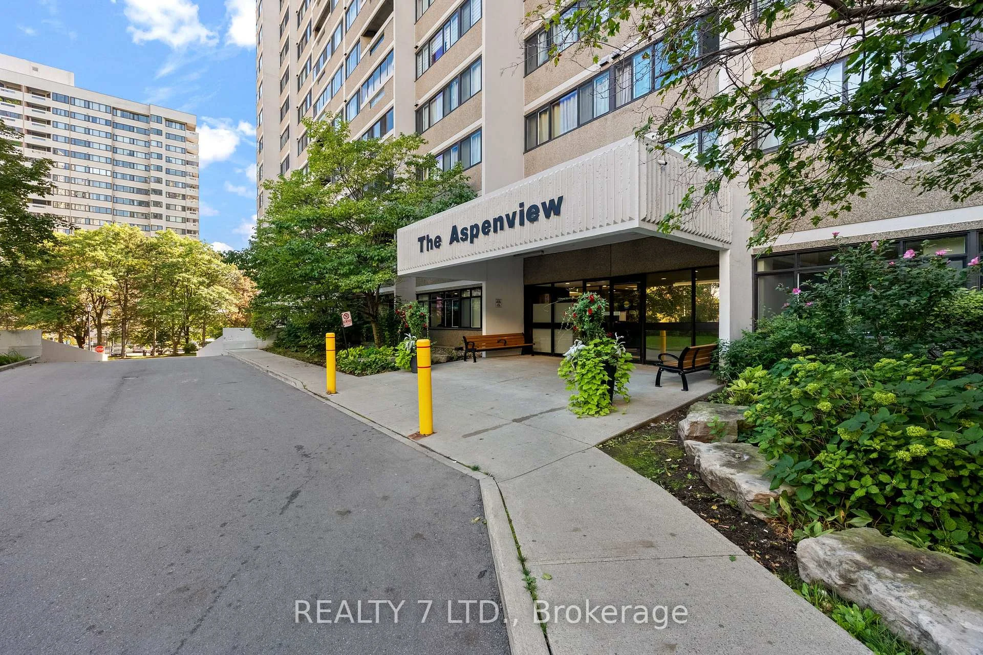 Photo 13 of Unit 1507, 50 Elm Drive E, Mississauga, Mississauga Valleys — HOMEH
