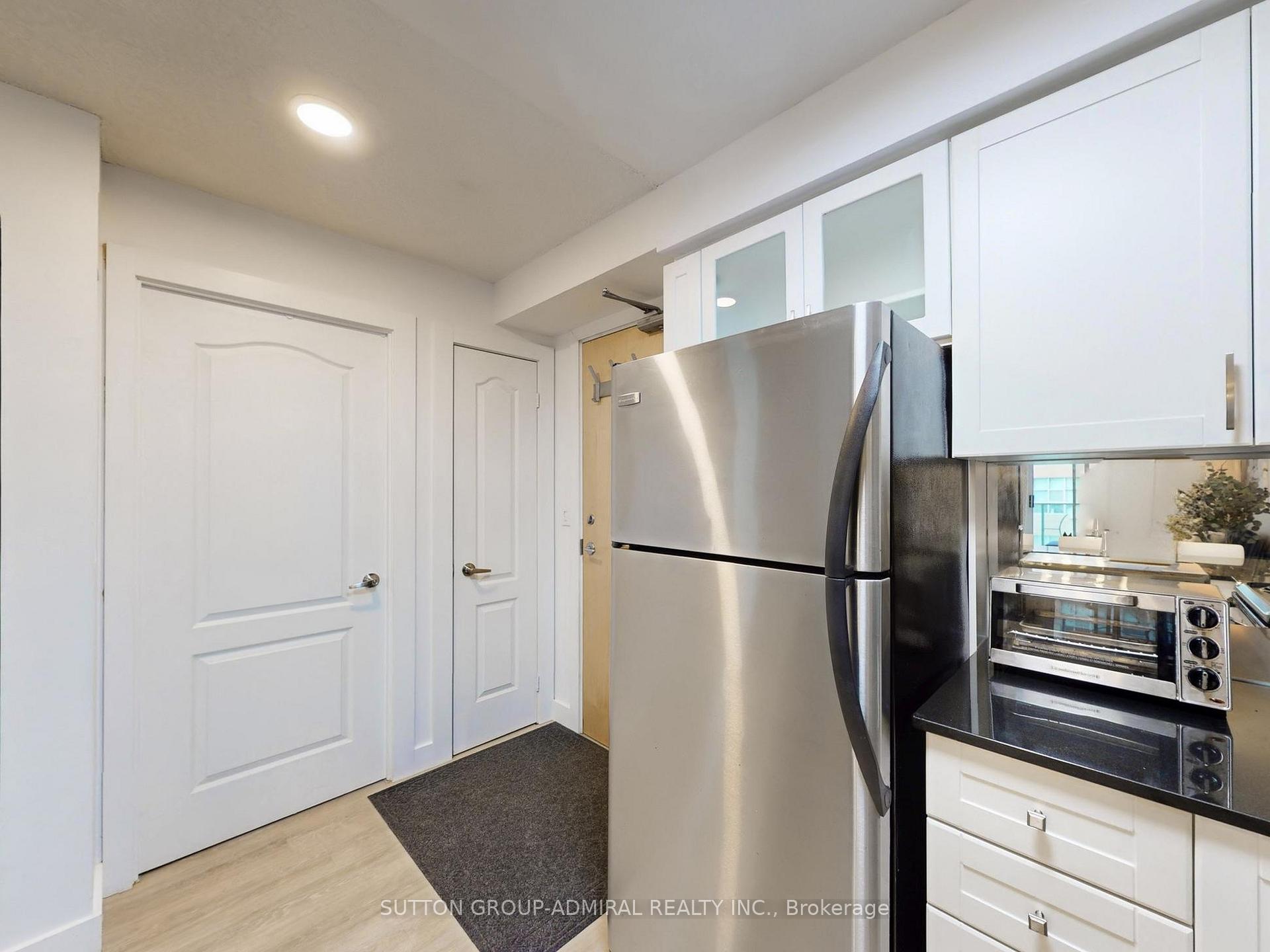 Photo 11 of Unit 1005, 212 Eglinton Avenue E, Toronto, Mount Pleasant East — HOMEH