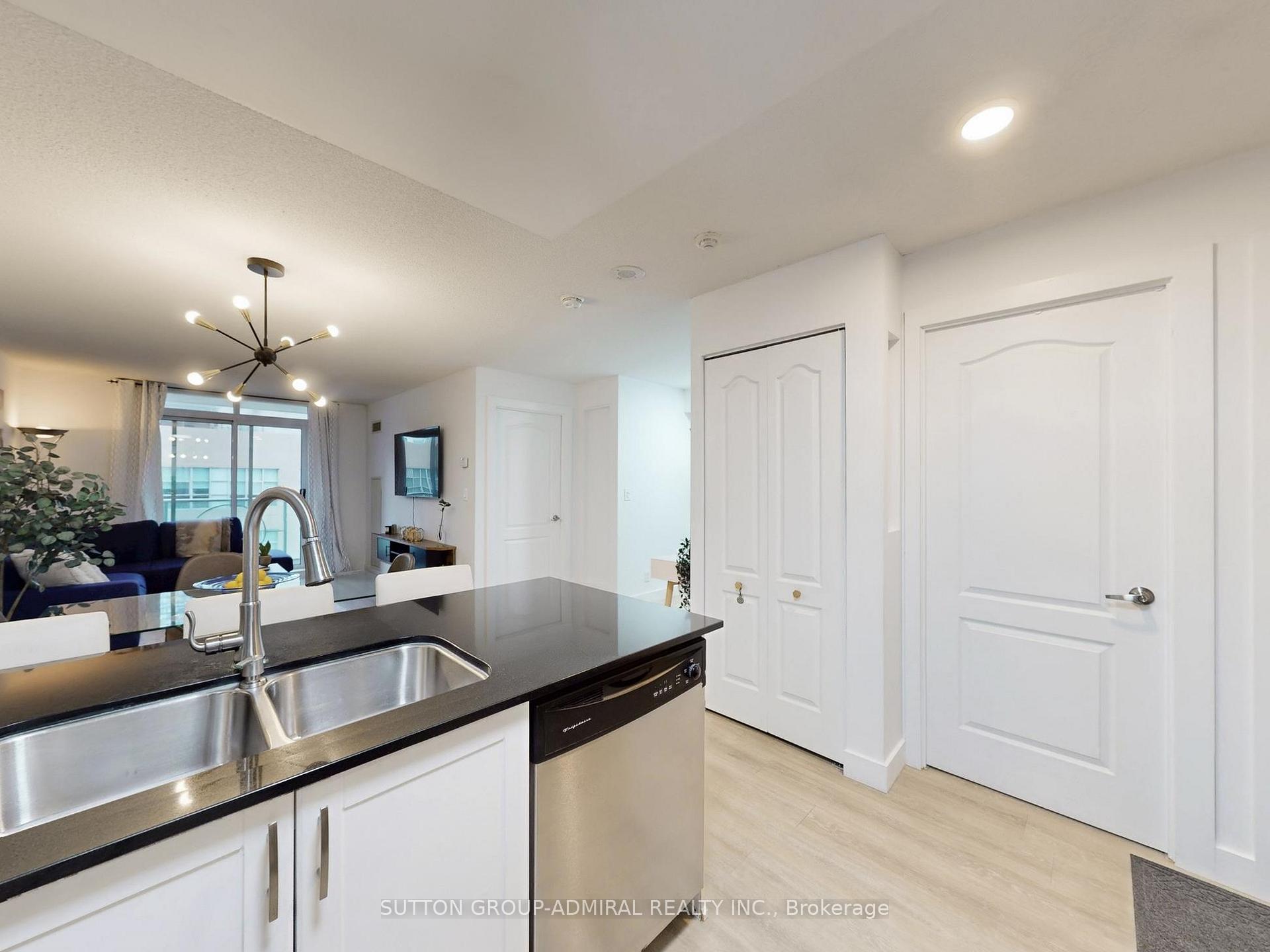 Photo 12 of Unit 1005, 212 Eglinton Avenue E, Toronto, Mount Pleasant East — HOMEH