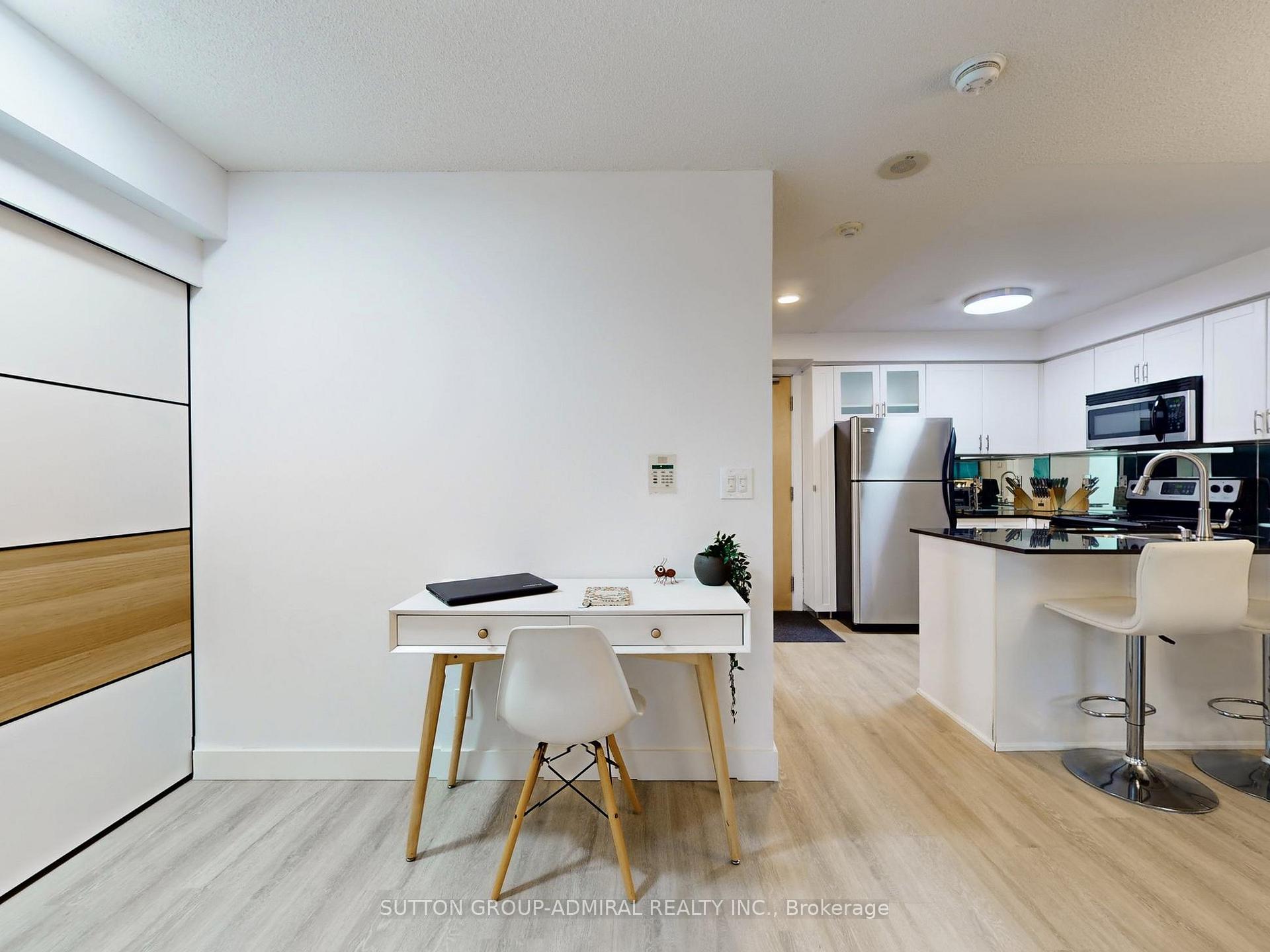 Photo 16 of Unit 1005, 212 Eglinton Avenue E, Toronto, Mount Pleasant East — HOMEH
