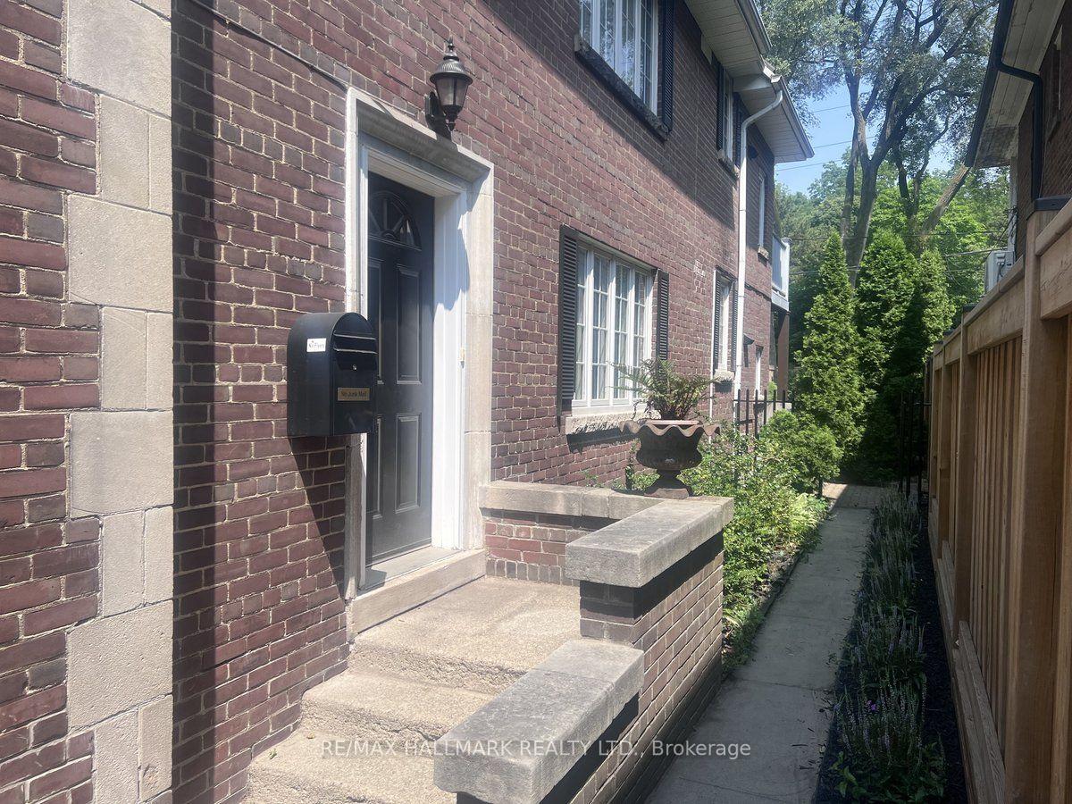 Photo 2 of 36 Whitehall Road, Toronto, Rosedale-Moore Park — HOMEH