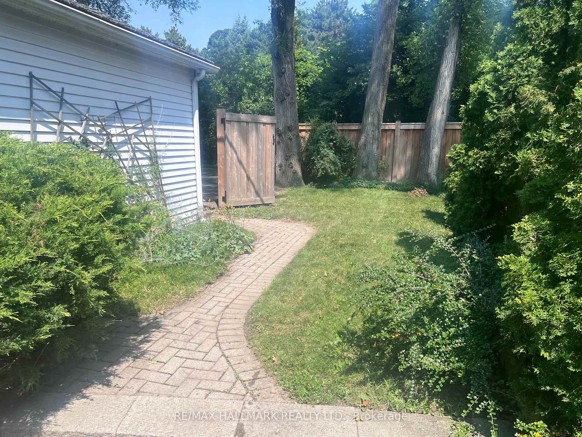 Photo 9 of 36 Whitehall Road, Toronto, Rosedale-Moore Park — HOMEH
