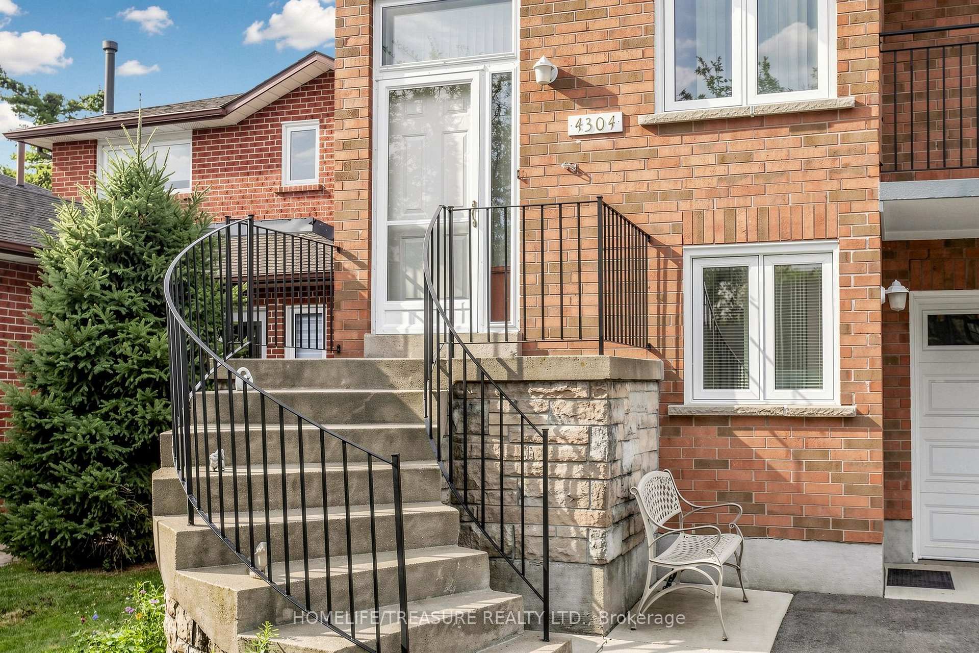 Photo 3 of 4304 Curia Crescent, Mississauga, Rathwood — HOMEH