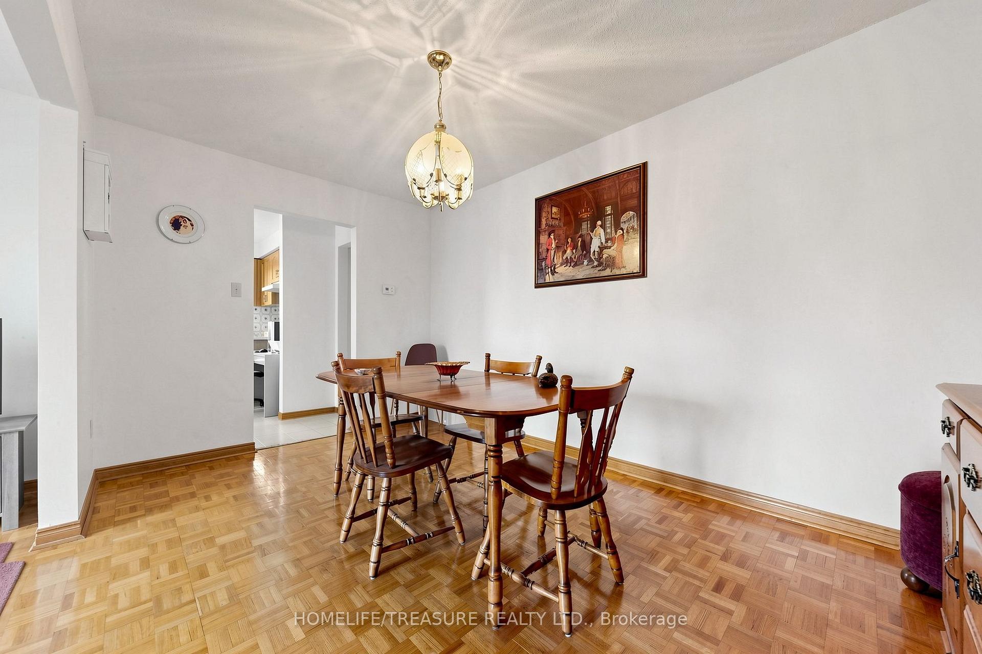 Photo 10 of 4304 Curia Crescent, Mississauga, Rathwood — HOMEH