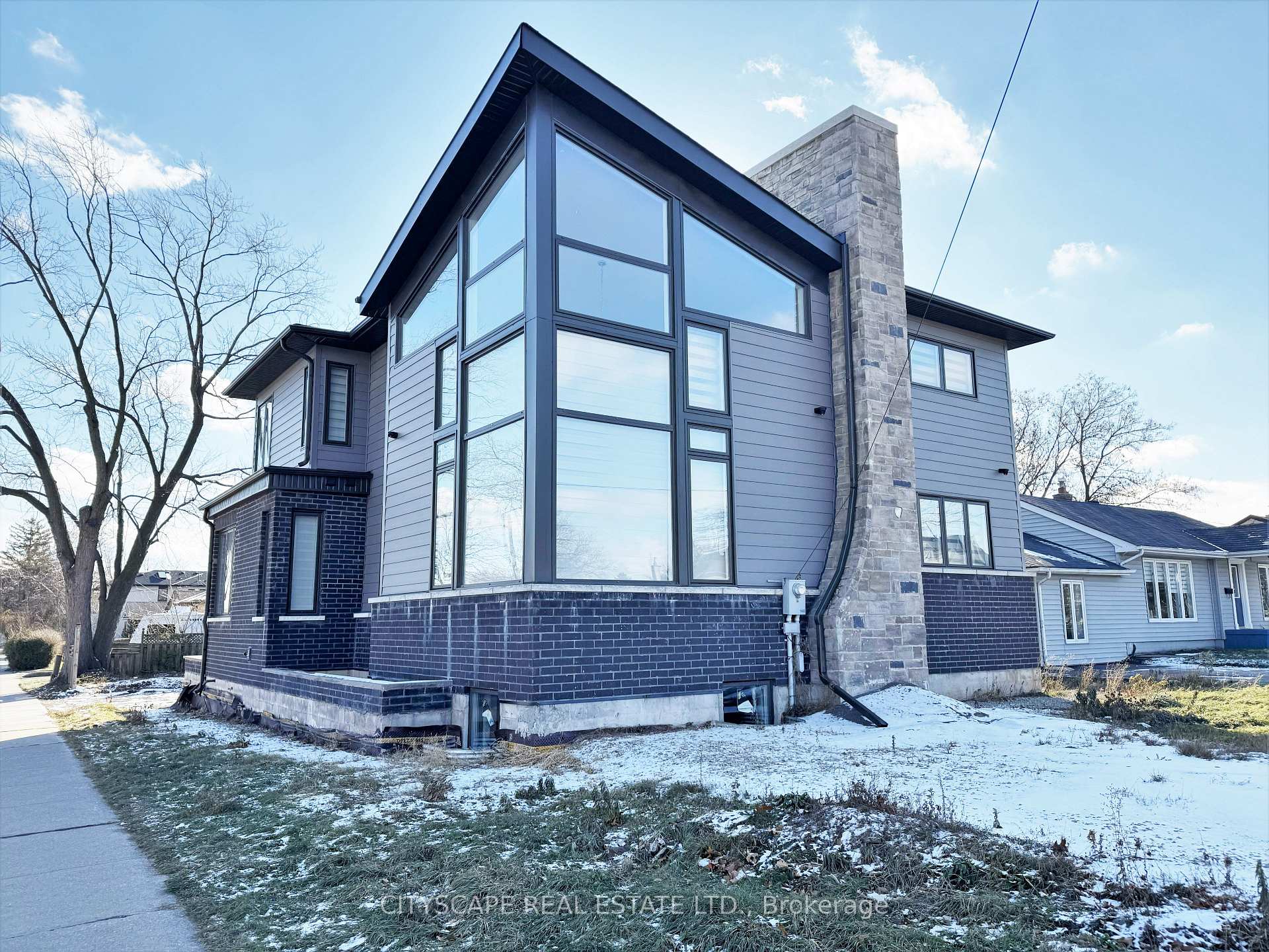 Photo 3 of 204 Mary Street, Oakville, Central — HOMEH