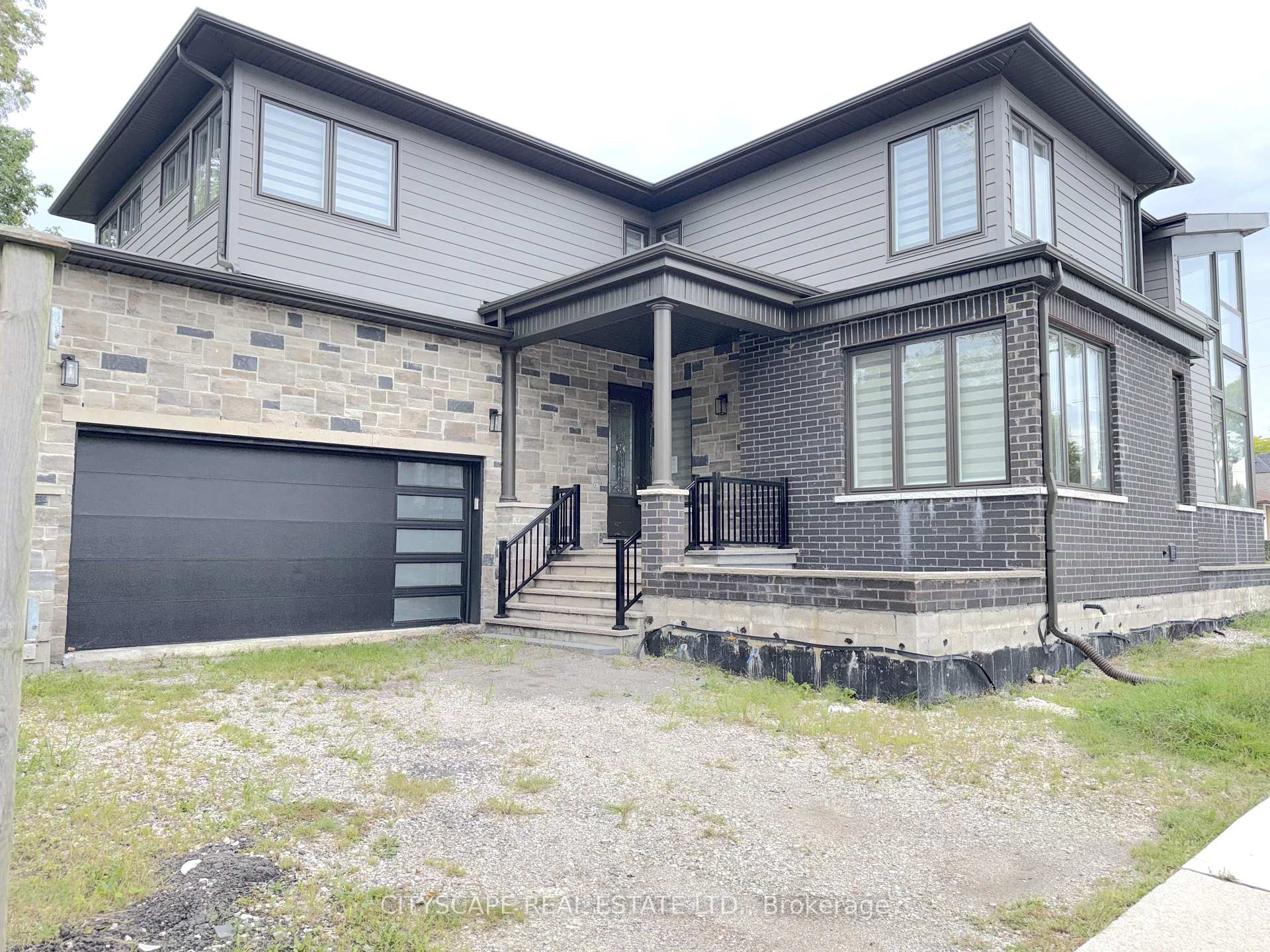 Photo 2 of 204 Mary Street, Oakville, Central — HOMEH