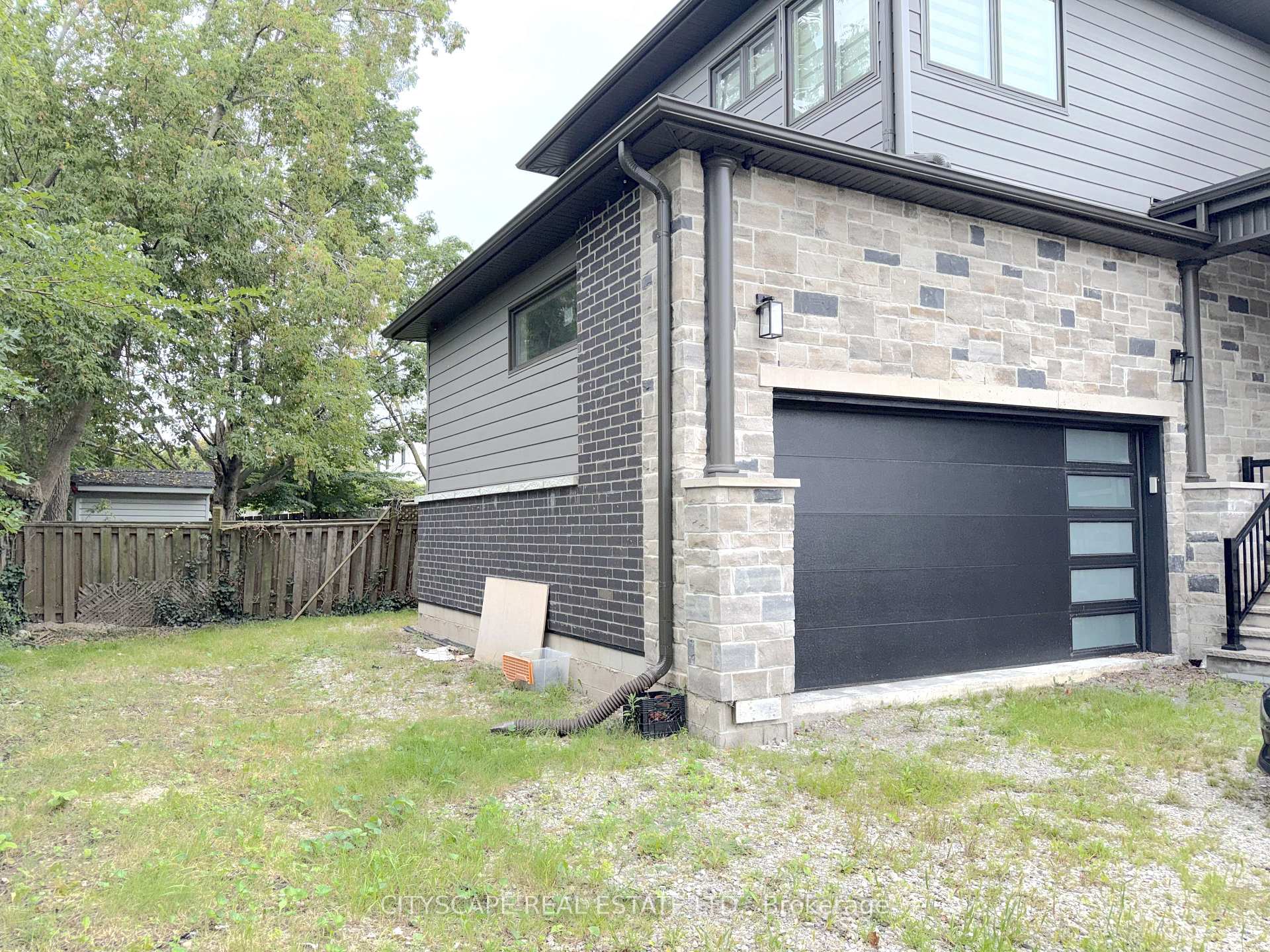 Photo 53 of 204 Mary Street, Oakville, Central — HOMEH