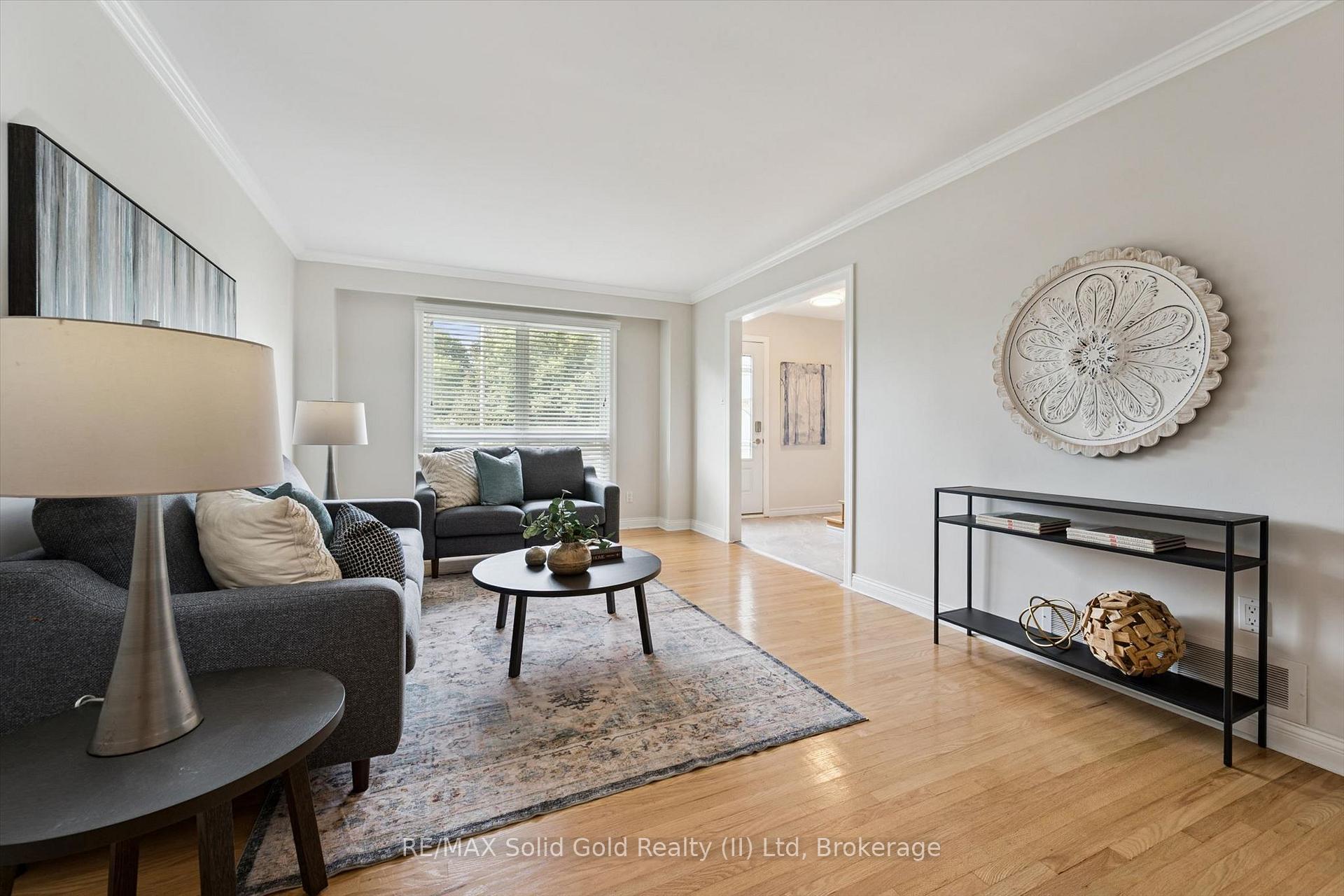 Photo 5 of 72 Glen Avon Crescent, Kitchener, Forest Heights — HOMEH