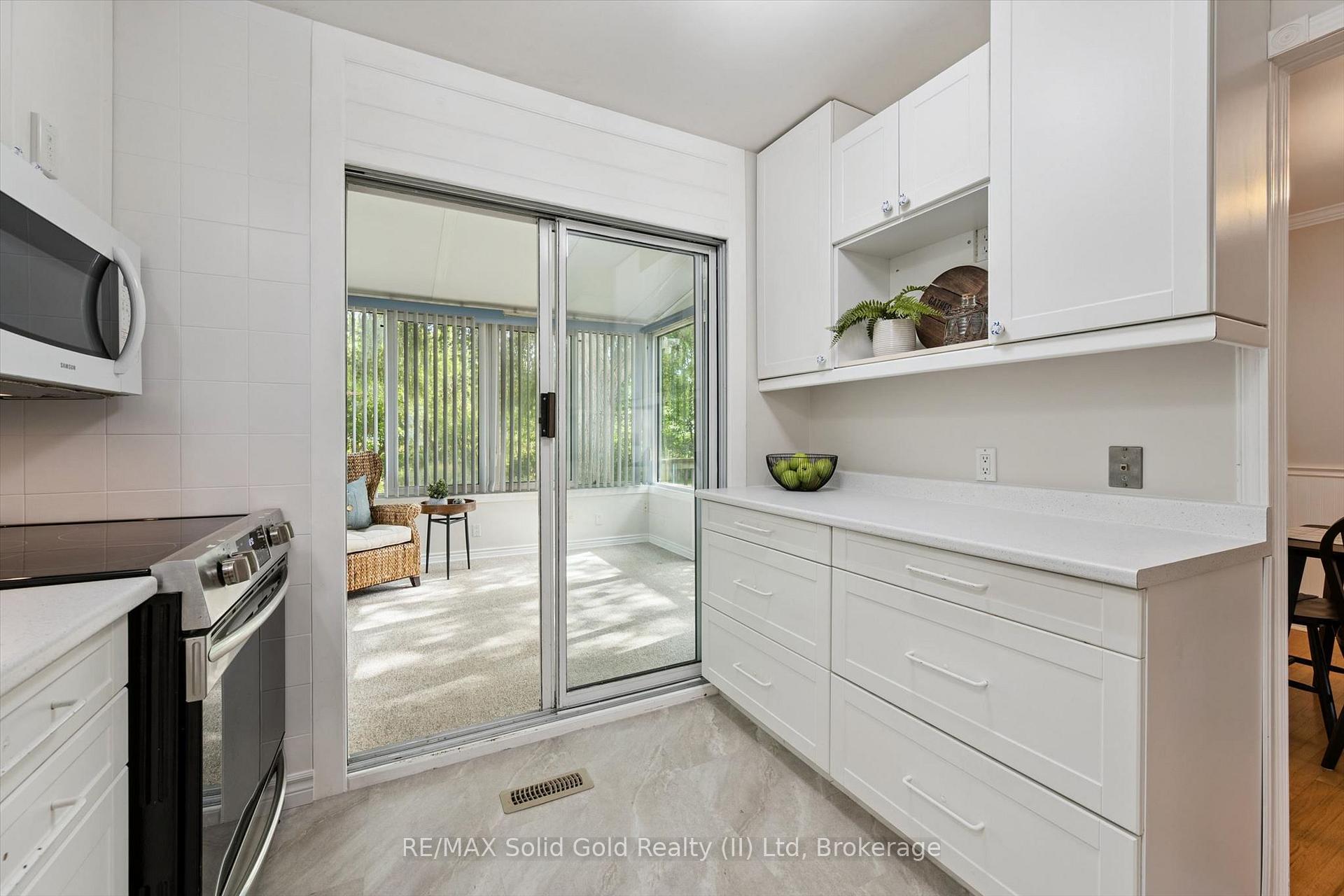 Photo 12 of 72 Glen Avon Crescent, Kitchener, Forest Heights — HOMEH