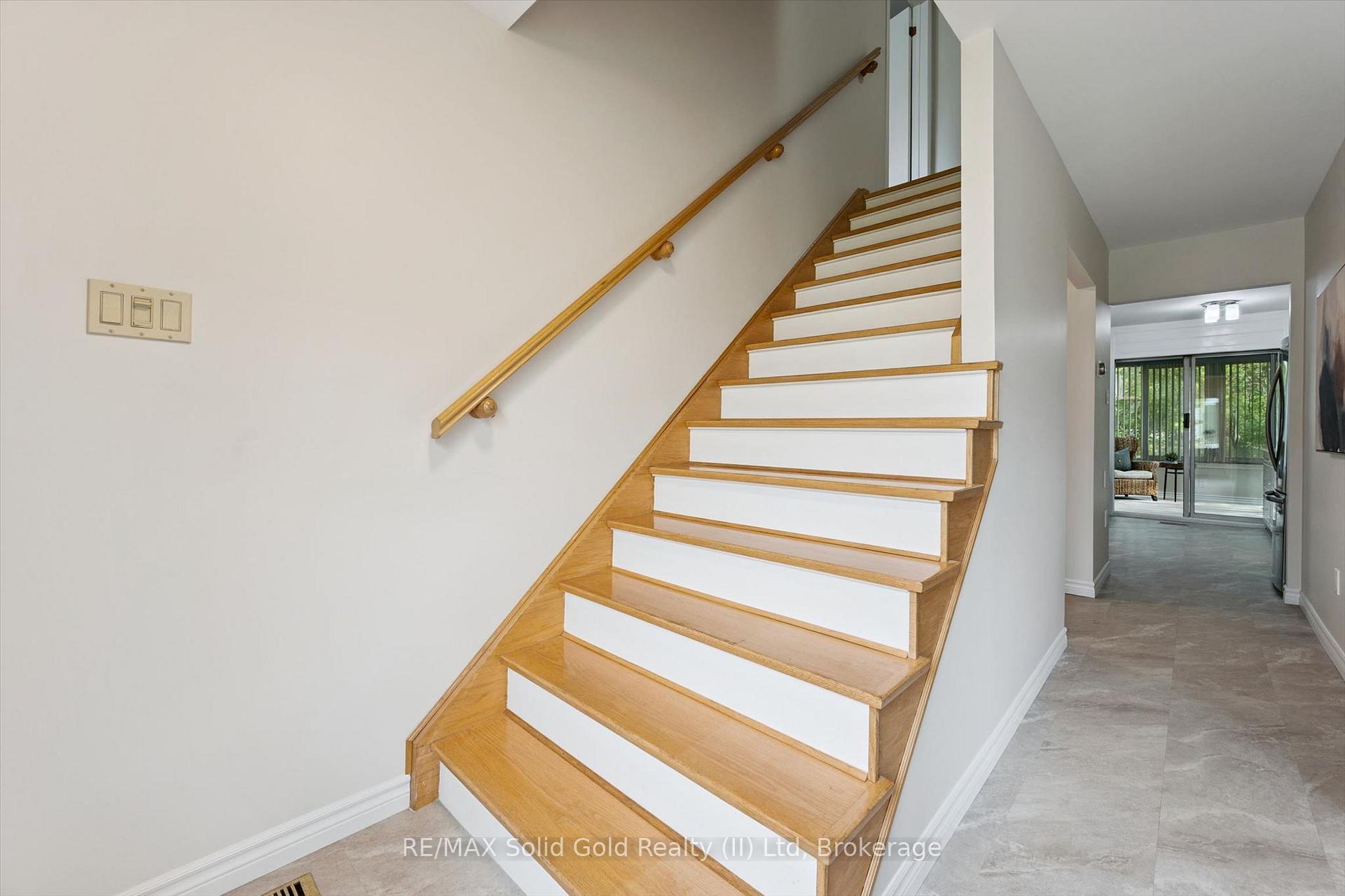 Photo 18 of 72 Glen Avon Crescent, Kitchener, Forest Heights — HOMEH