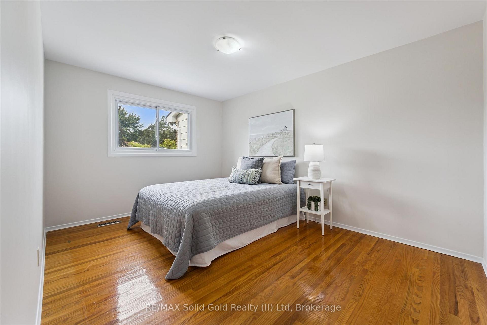 Photo 20 of 72 Glen Avon Crescent, Kitchener, Forest Heights — HOMEH