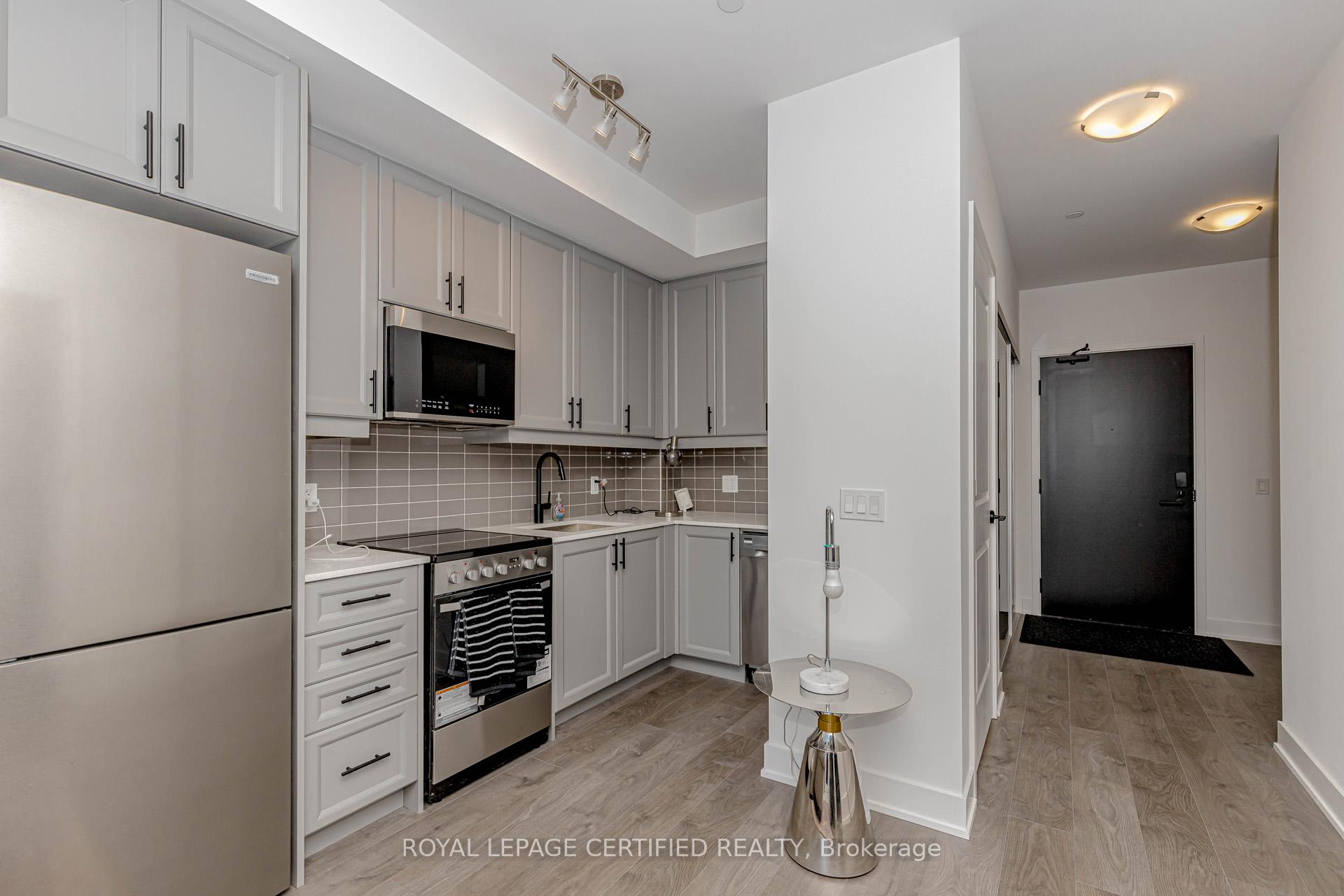 Photo 15 of Unit 404, 2333 Khalsa Gate, Oakville, Westmount — HOMEH