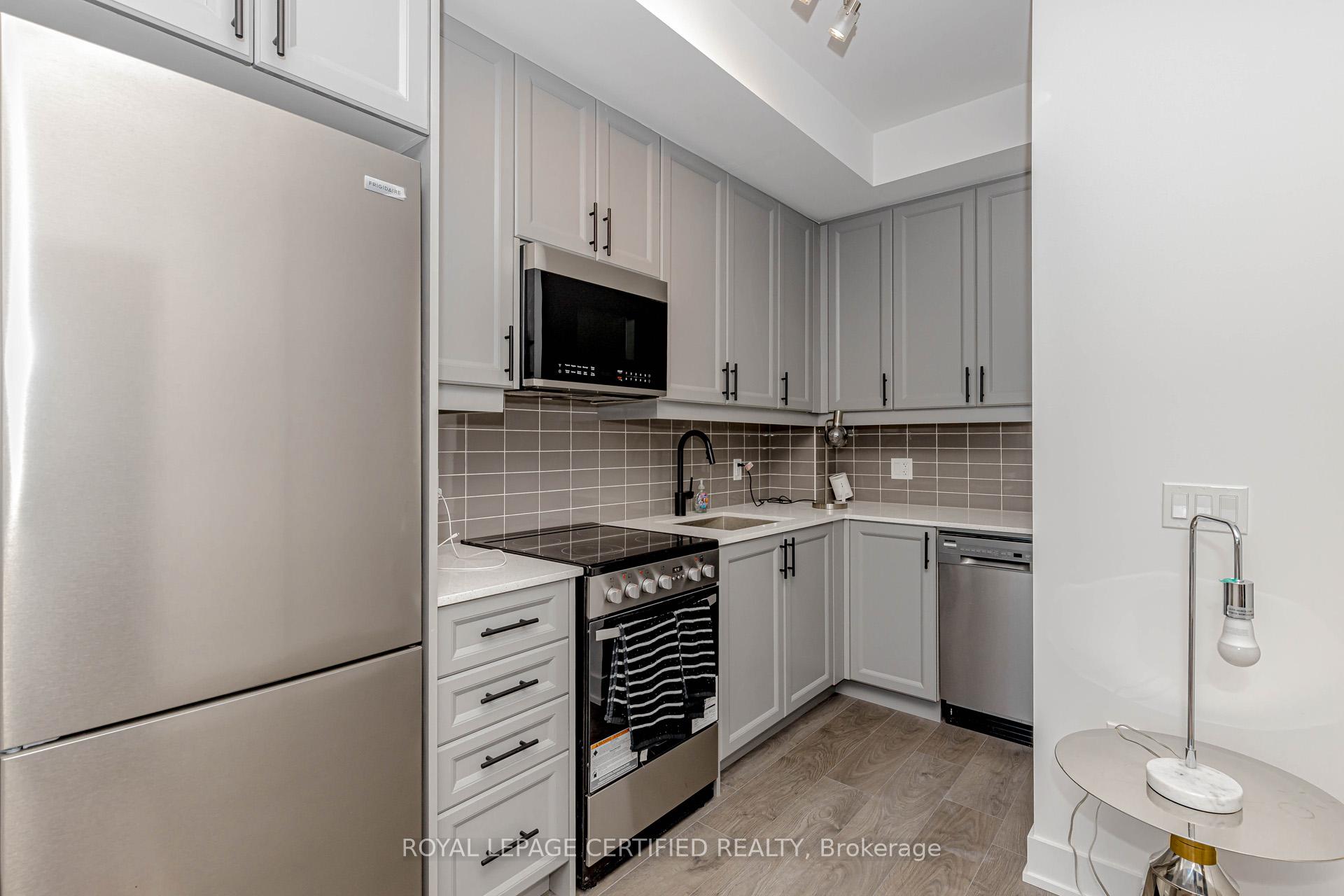 Photo 16 of Unit 404, 2333 Khalsa Gate, Oakville, Westmount — HOMEH
