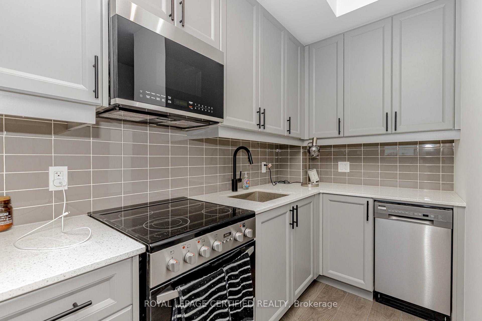 Photo 17 of Unit 404, 2333 Khalsa Gate, Oakville, Westmount — HOMEH