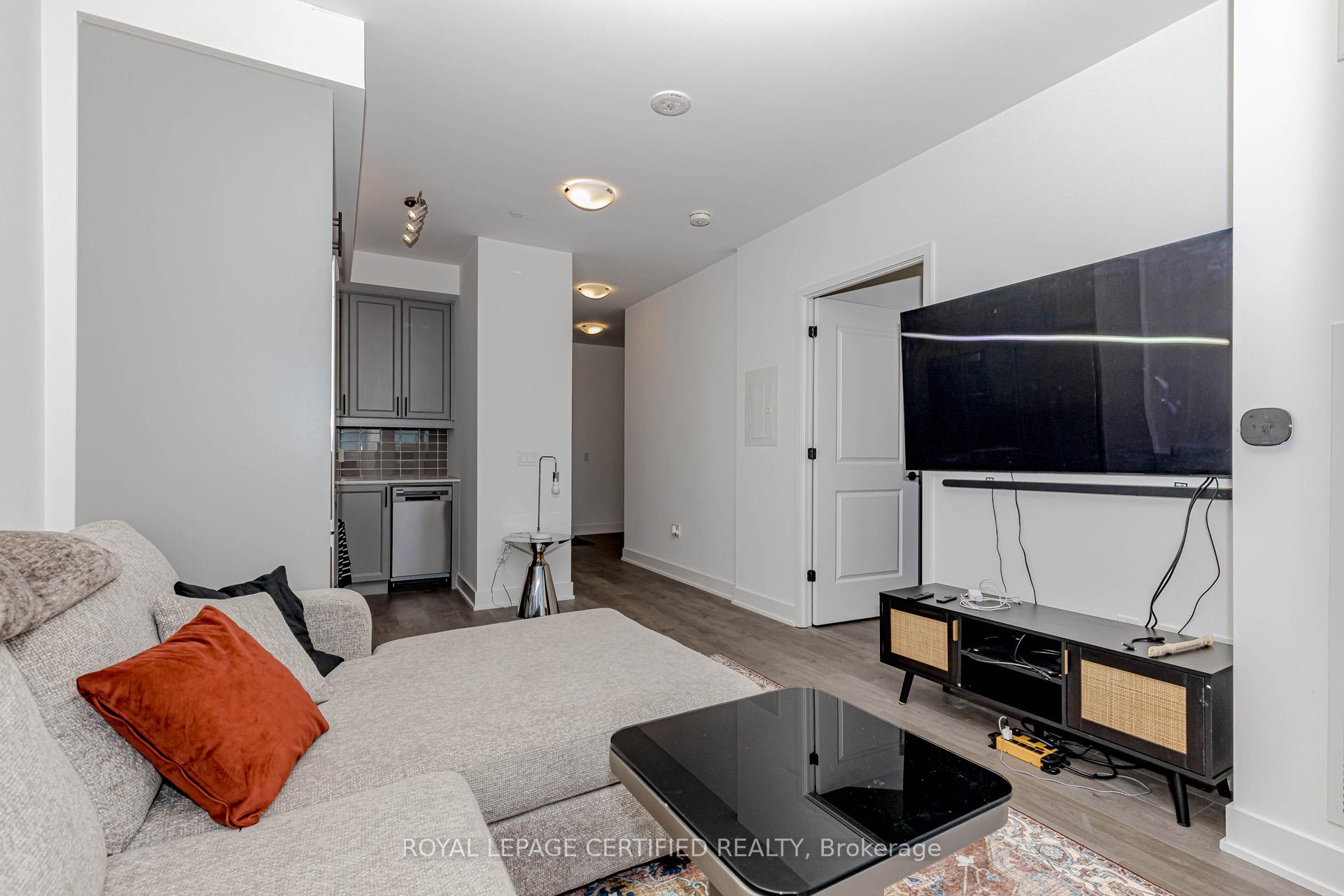 Photo 24 of Unit 404, 2333 Khalsa Gate, Oakville, Westmount — HOMEH