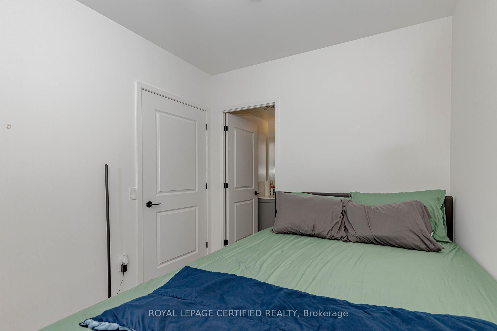 Photo 27 of Unit 404, 2333 Khalsa Gate, Oakville, Westmount — HOMEH