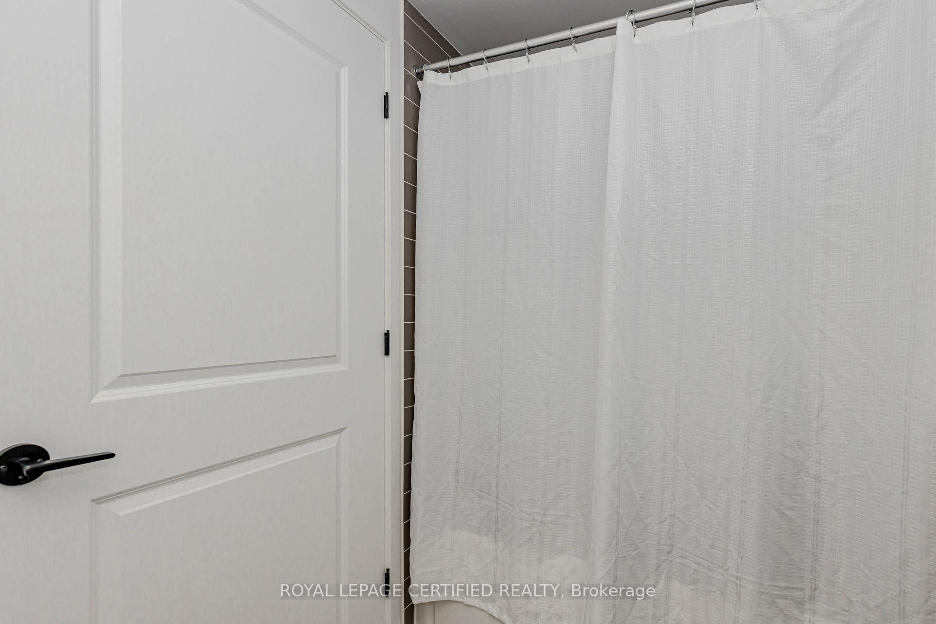 Photo 34 of Unit 404, 2333 Khalsa Gate, Oakville, Westmount — HOMEH