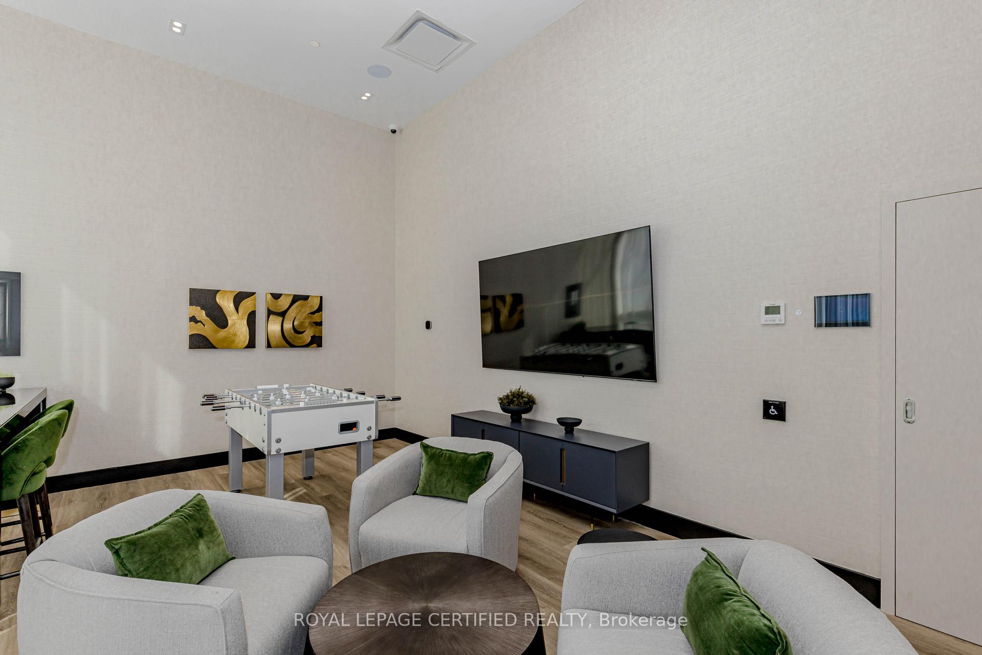 Photo 42 of Unit 404, 2333 Khalsa Gate, Oakville, Westmount — HOMEH