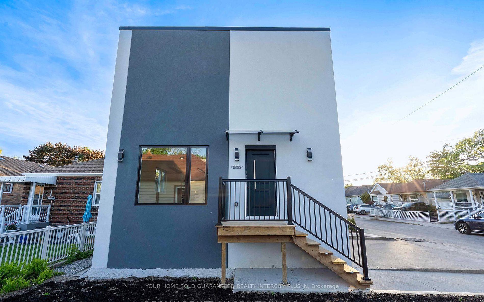 Photo 5 of 33 Landour Avenue, Toronto, Keelesdale-Eglinton West — HOMEH