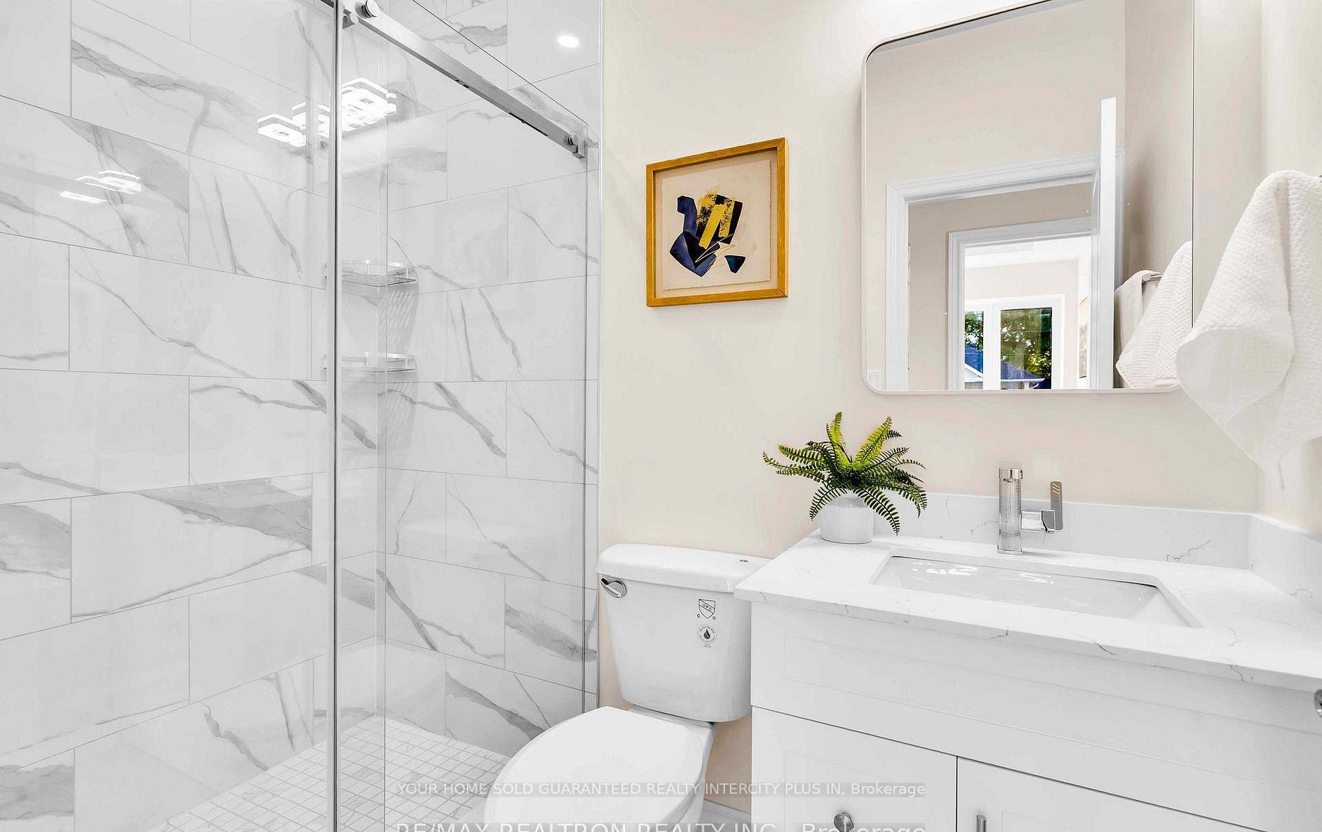 Photo 10 of 33 Landour Avenue, Toronto, Keelesdale-Eglinton West — HOMEH